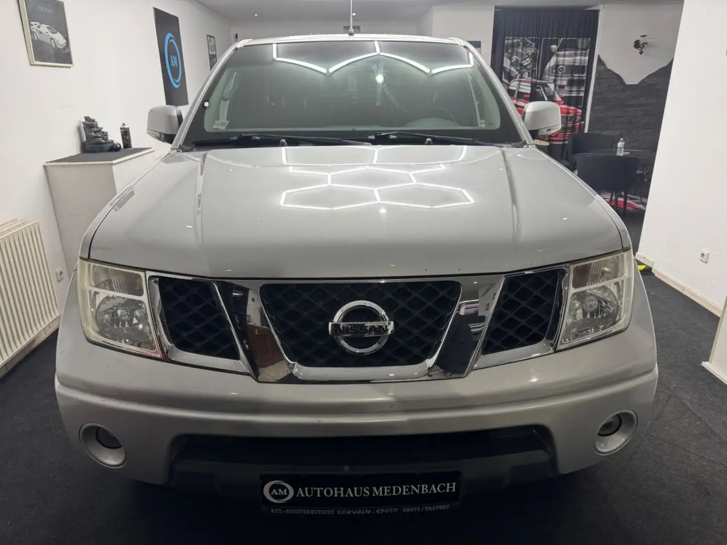 Nissan Navara Pickup King Cab SE 4X4 Hardtop TÜV 07/26 Silber - 2