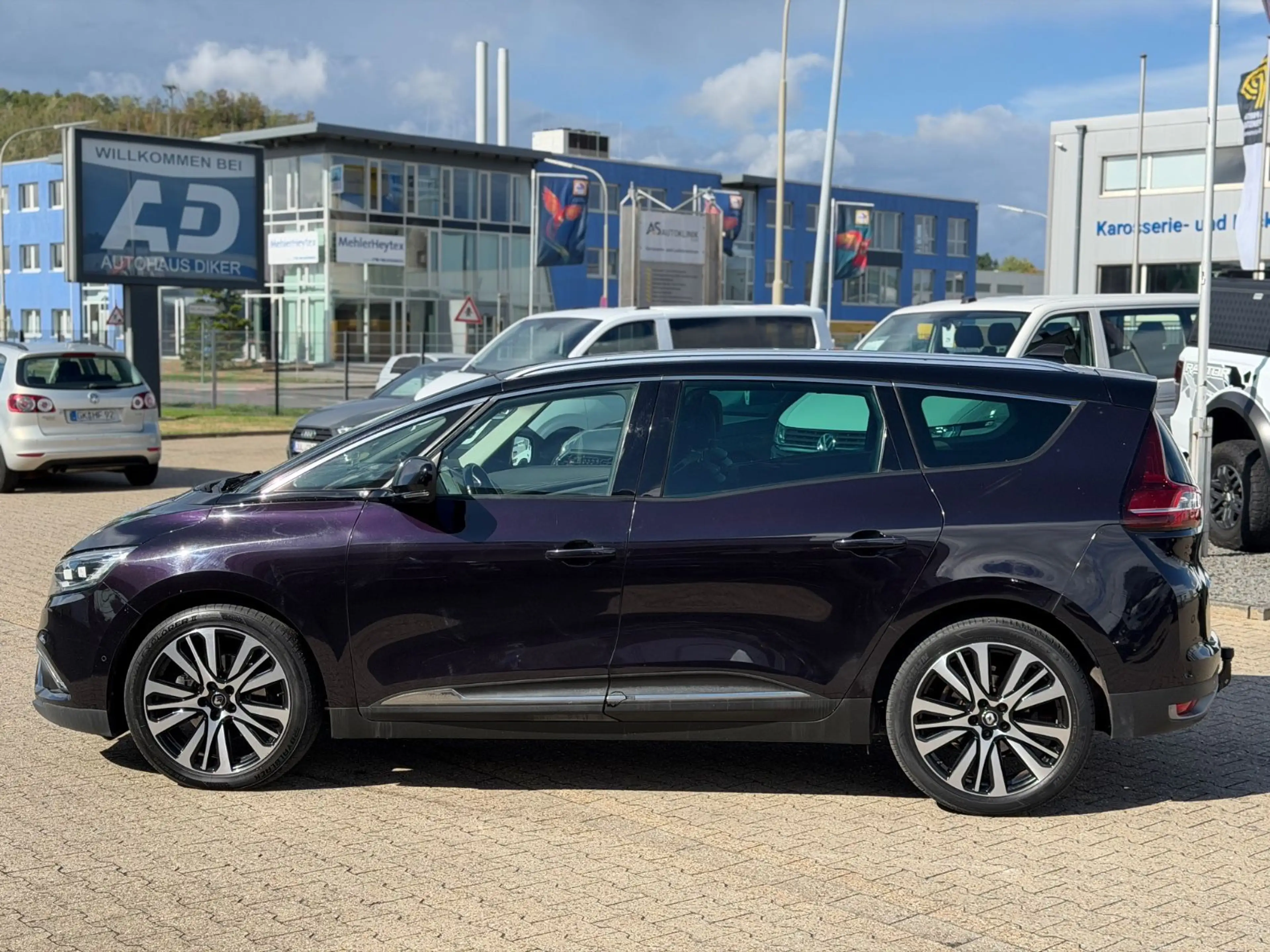 Renault Scenic IV Initiale Autom., 7 Sitzer, Pano, LED — photo 6