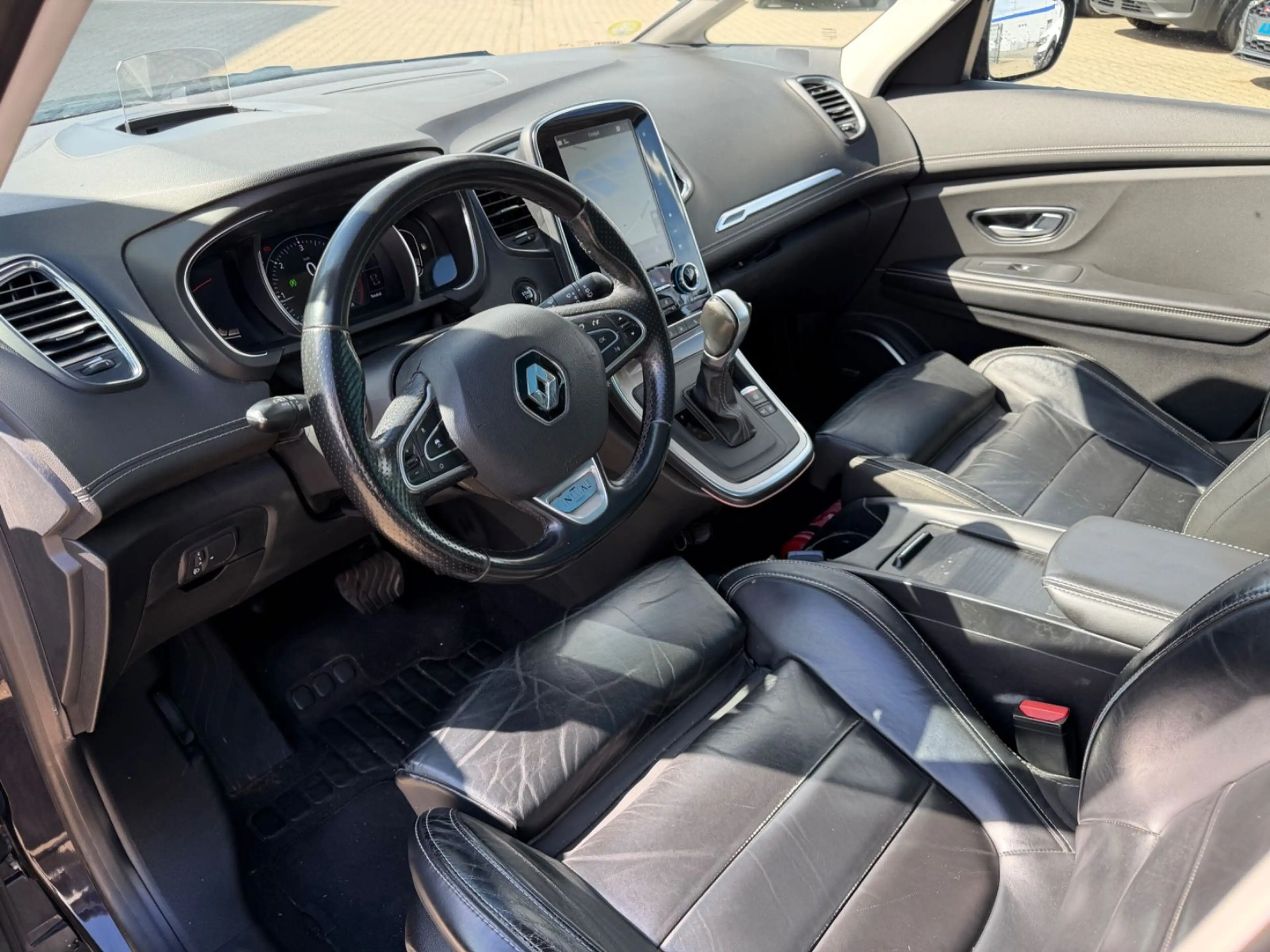 Renault Scenic IV Initiale Autom., 7 Sitzer, Pano, LED — photo 13