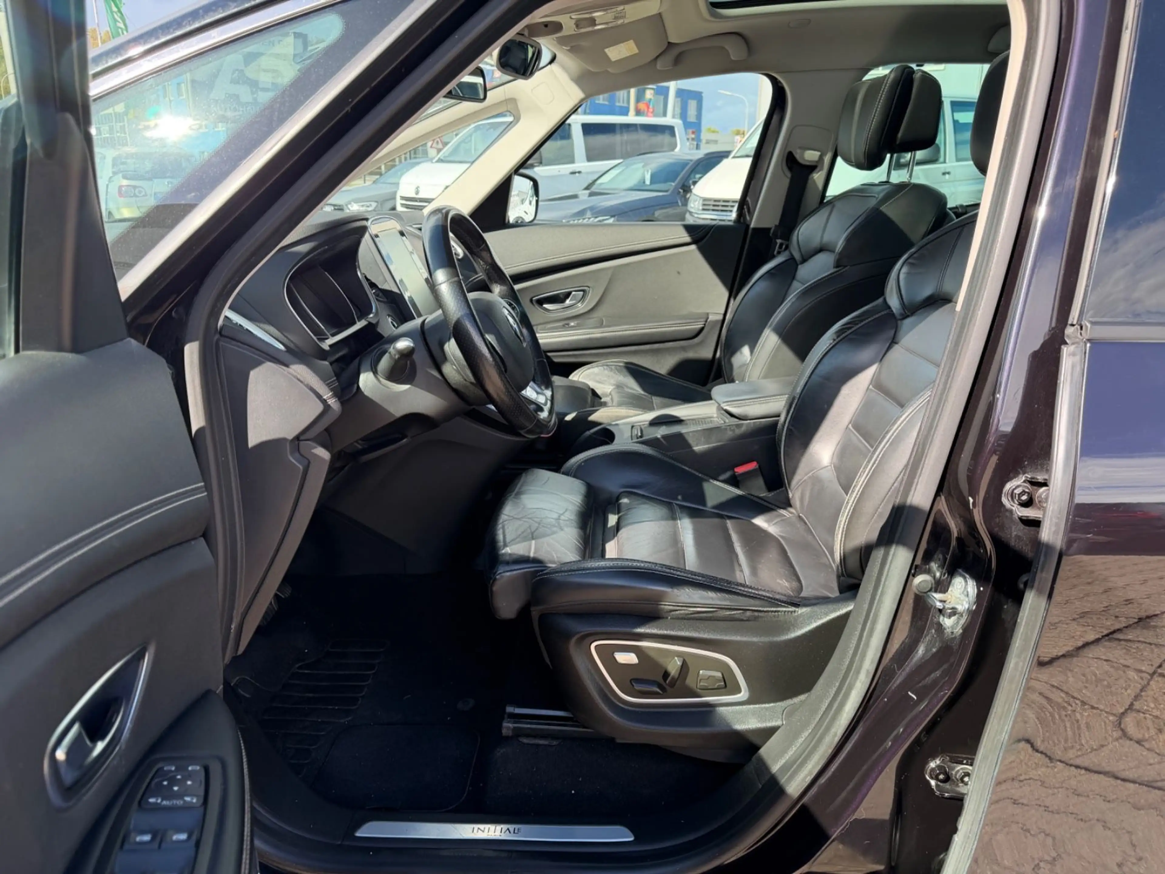 Renault Scenic IV Initiale Autom., 7 Sitzer, Pano, LED — photo 12