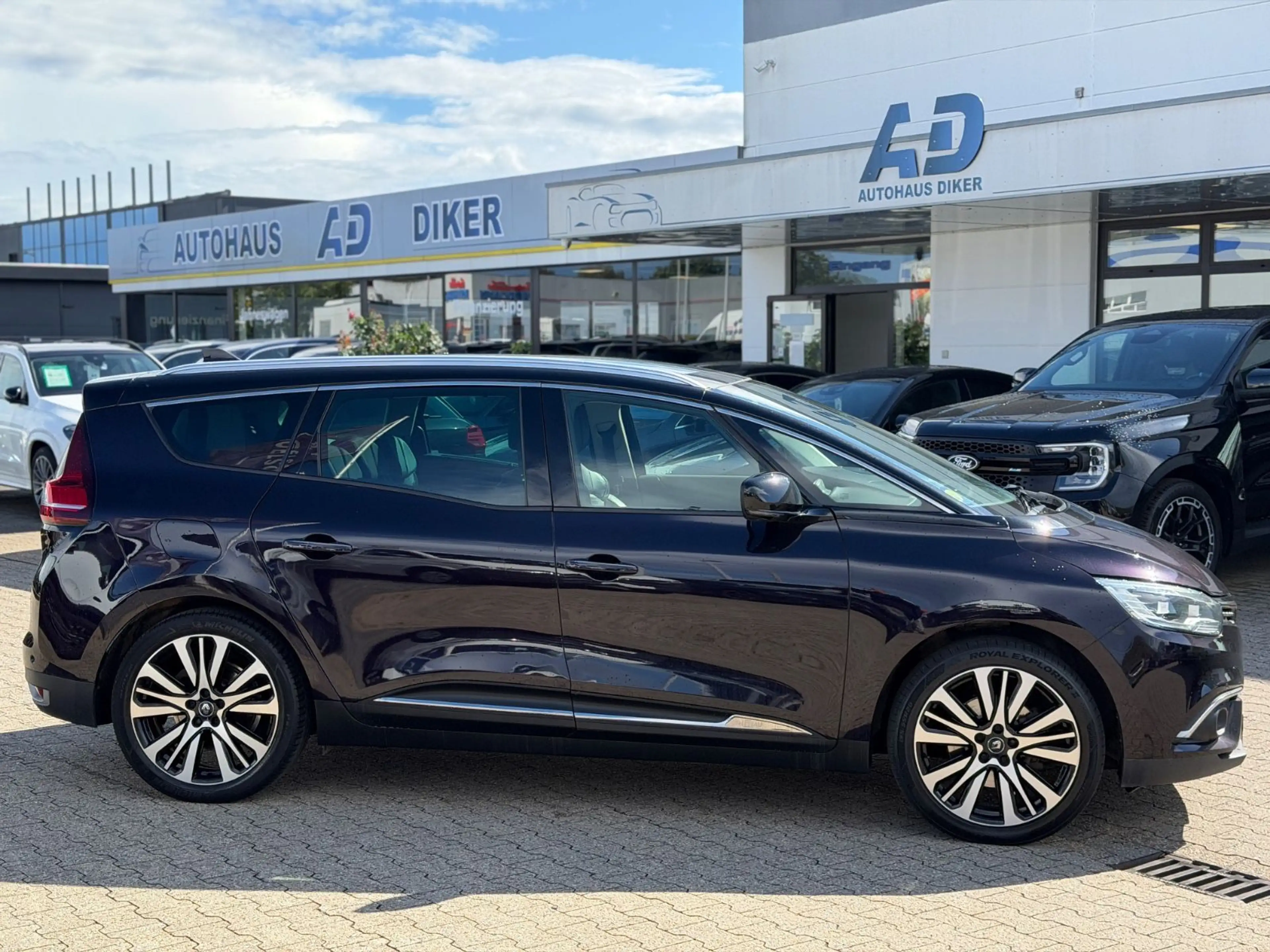 Renault Scenic IV Initiale Autom., 7 Sitzer, Pano, LED — photo 3