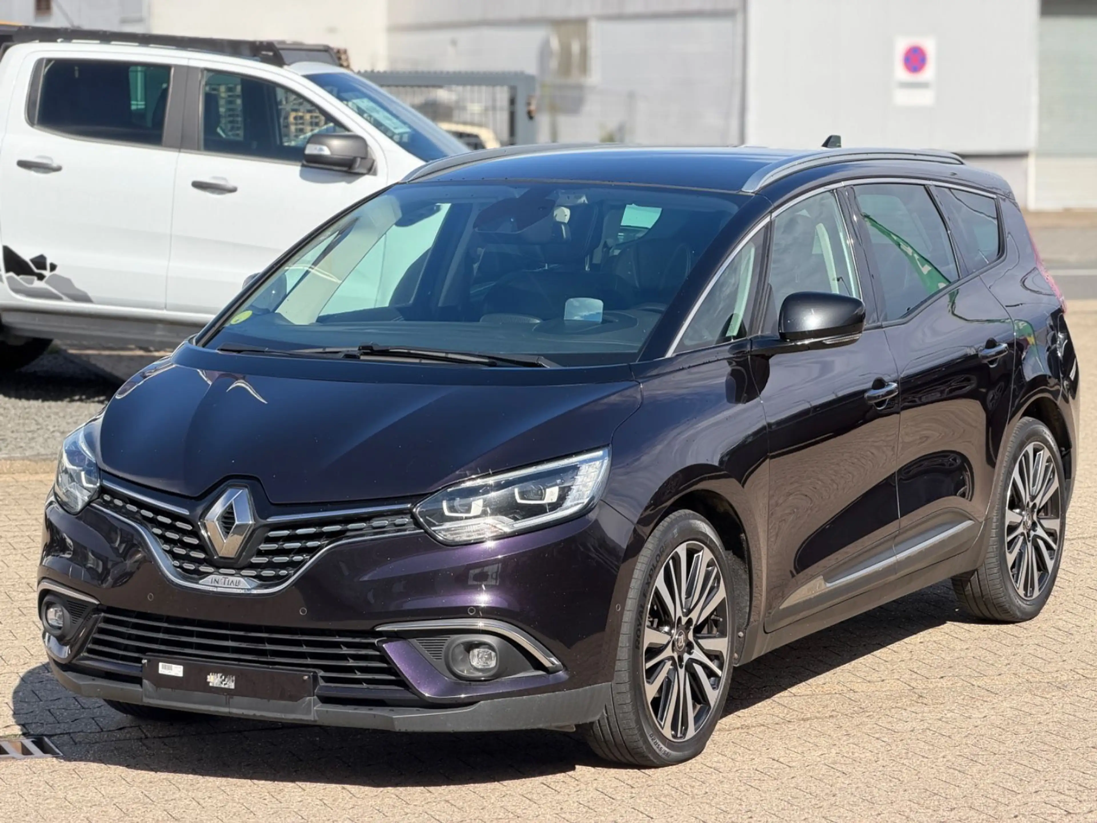 Renault Scenic IV Initiale Autom., 7 Sitzer, Pano, LED