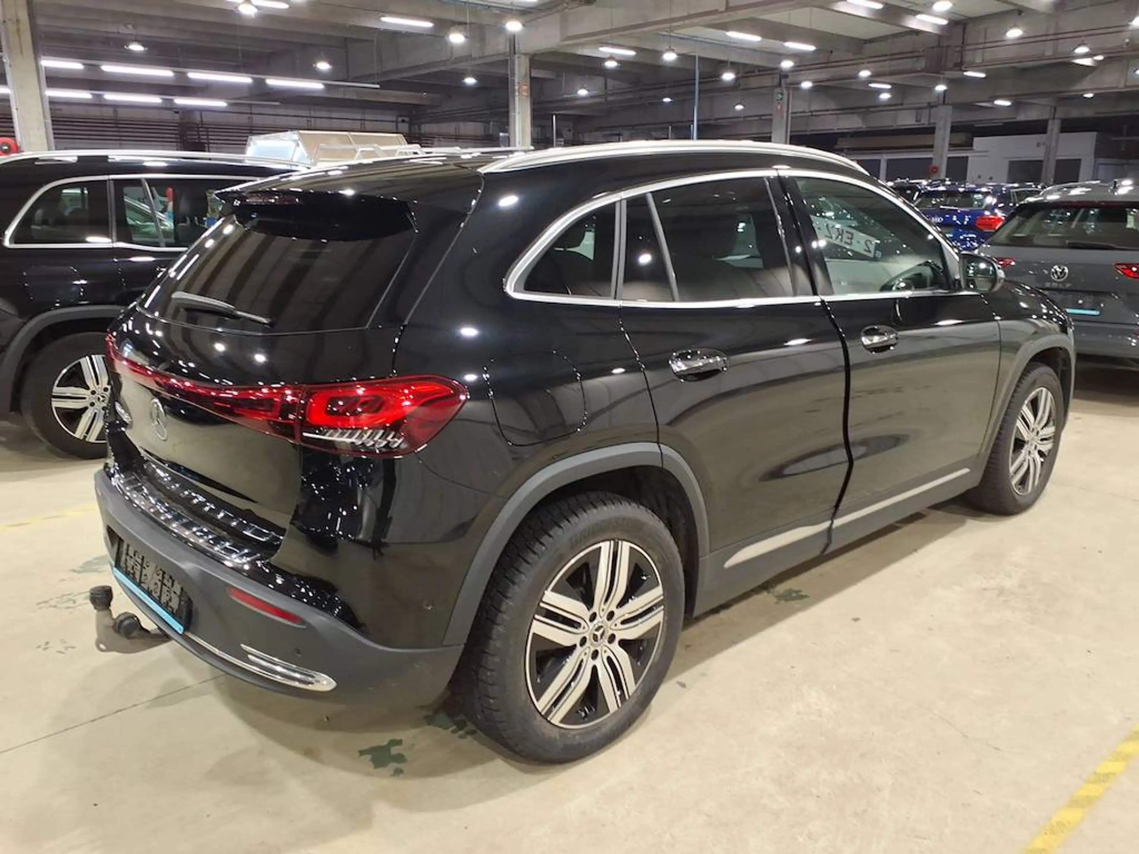 Mercedes-Benz EQA 250 EQA 71 kWh 250 + (560 KM )  Luxury Line TOIT PANORAMIQUE — photo 4