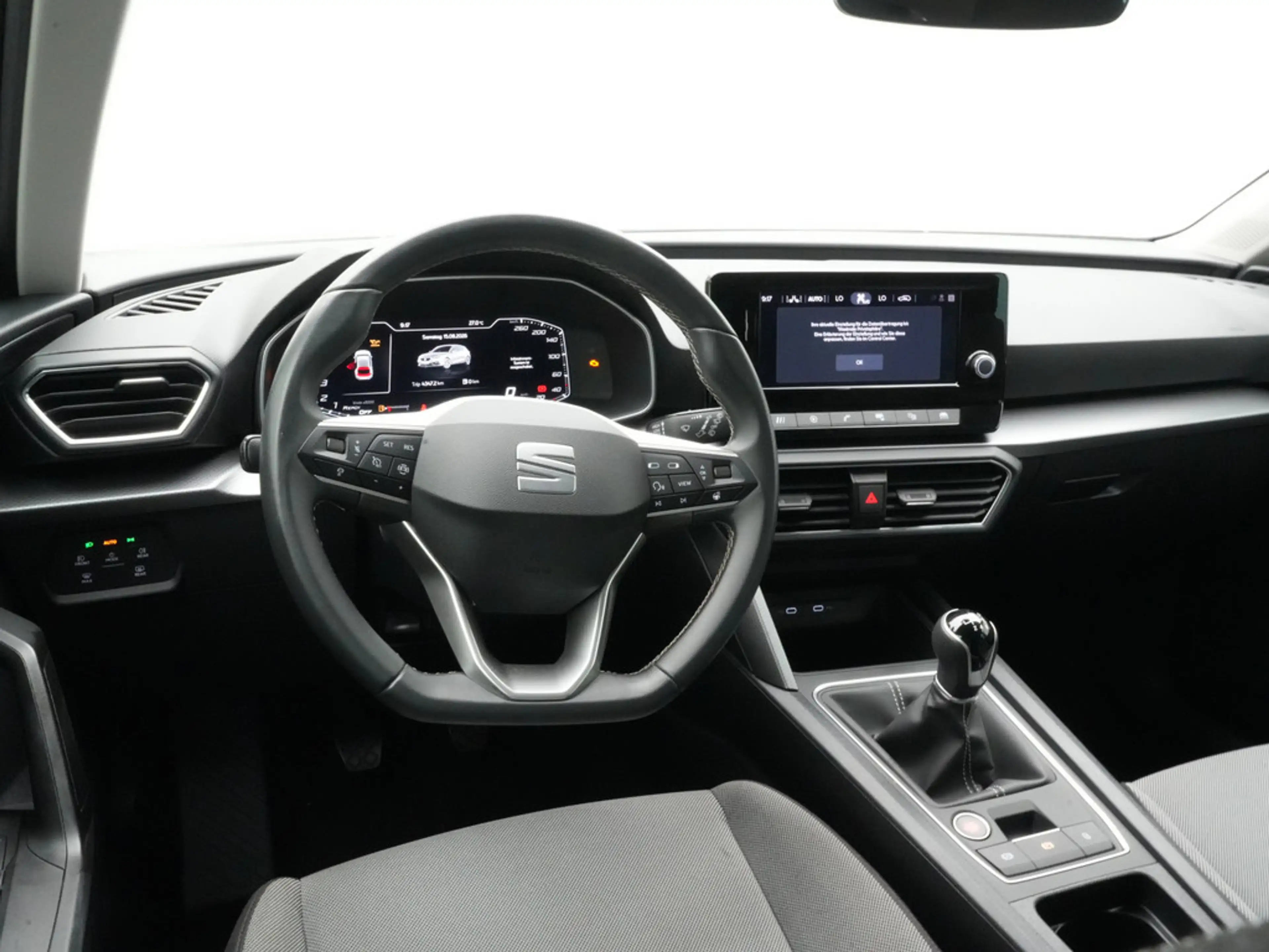SEAT Leon Style ACC KAM SHZ LED PDC KLIMA KEYLESS — photo 4