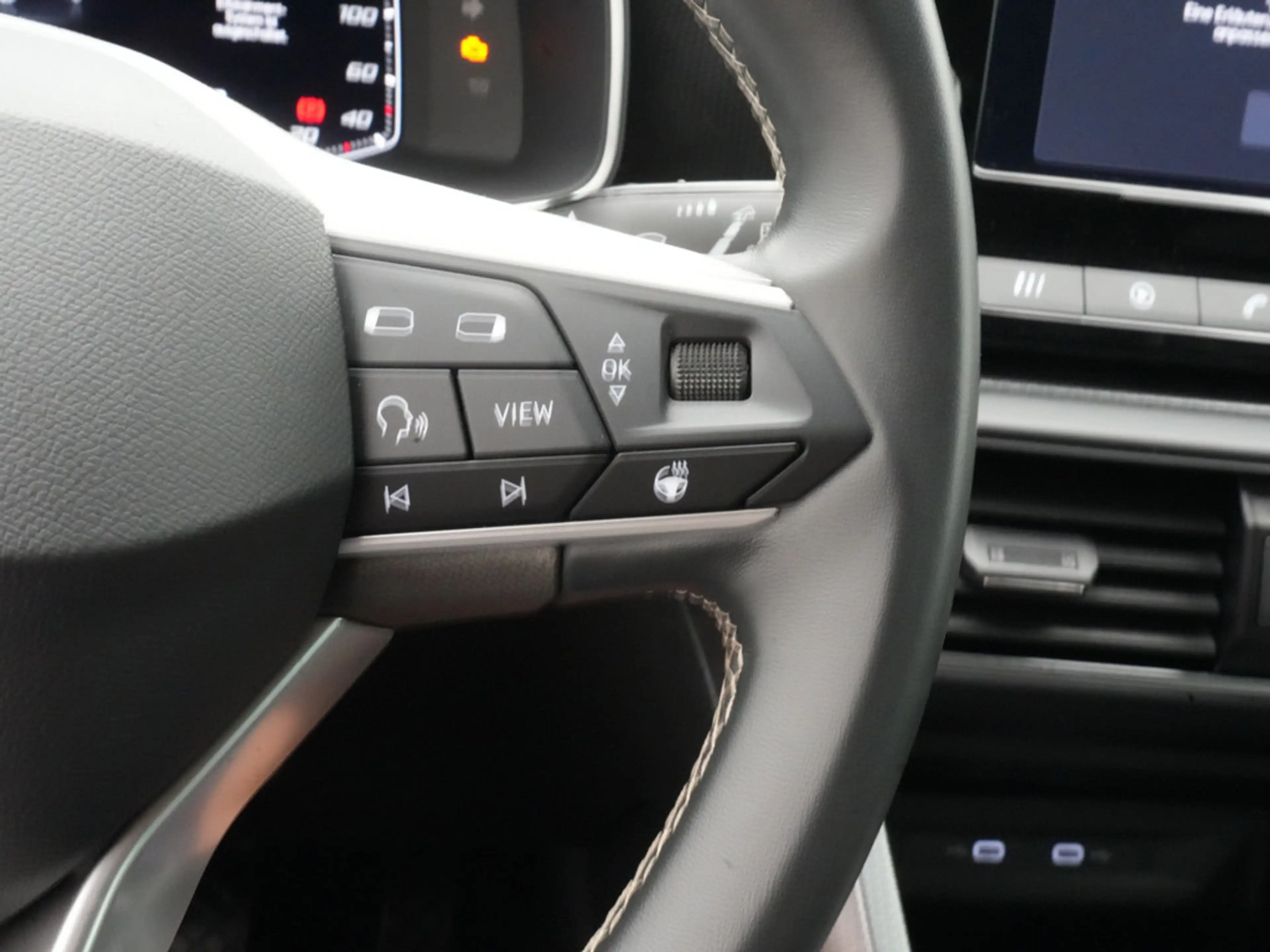 SEAT Leon Style ACC KAM SHZ LED PDC KLIMA KEYLESS — photo 11