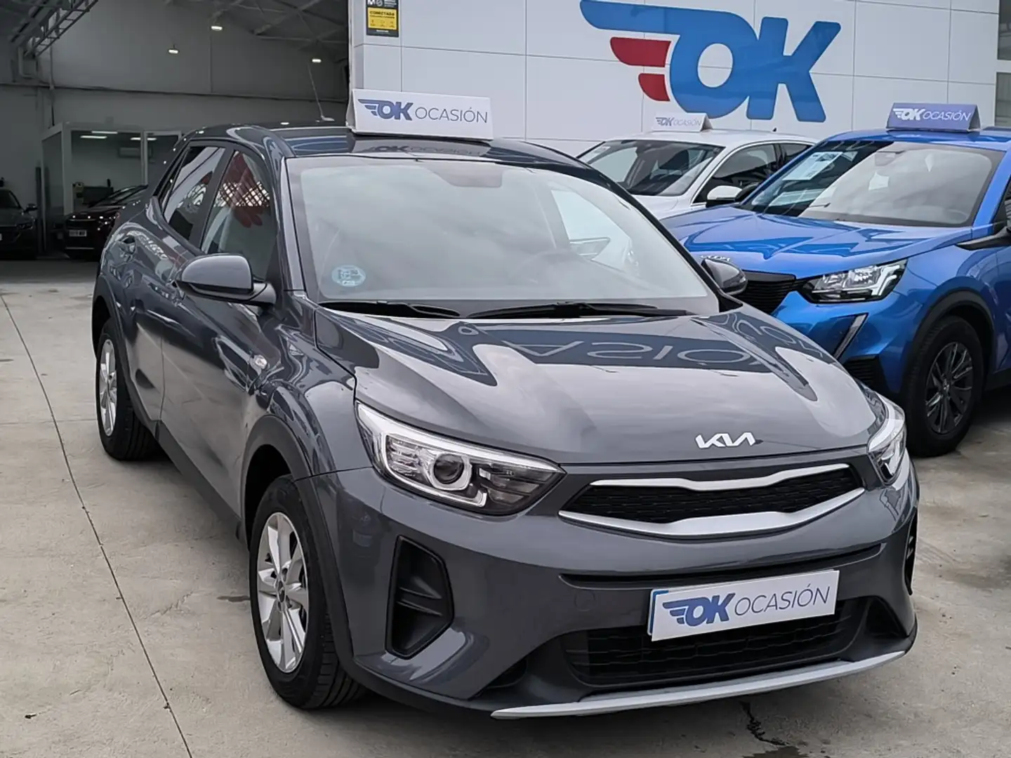 Kia Stonic 1.2 DPi Concept Gris - 1