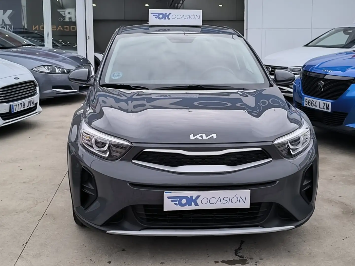 Kia Stonic 1.2 DPi Concept Gris - 2