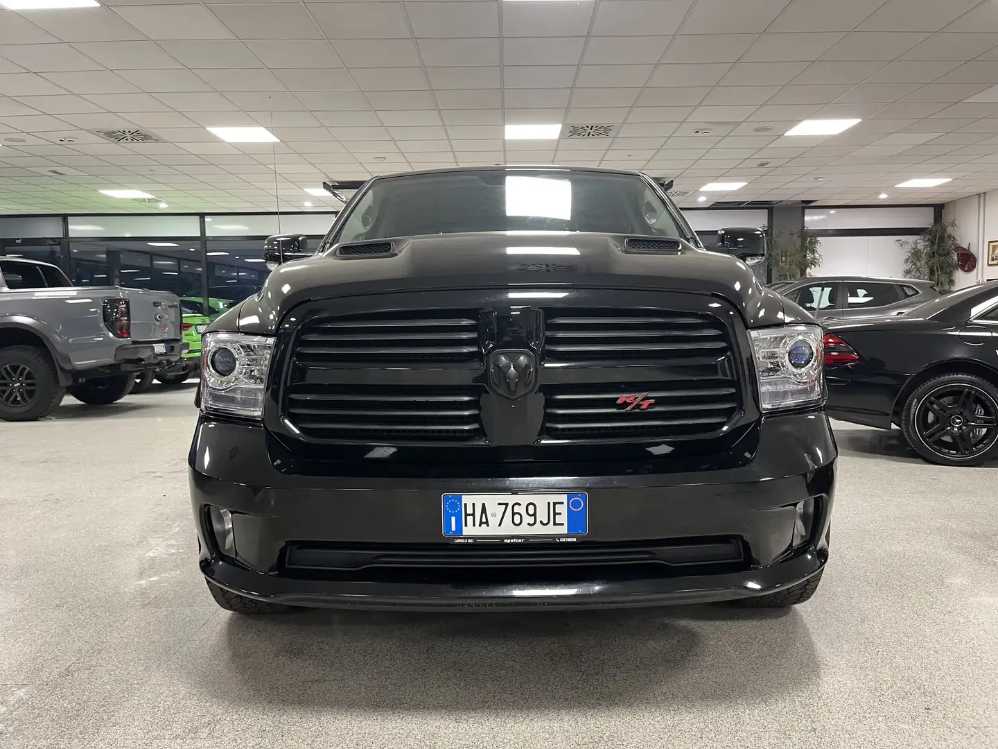 Dodge RAM 1500 R\T 5.7 V8 -GPL 150L- at8 Zwart - 2