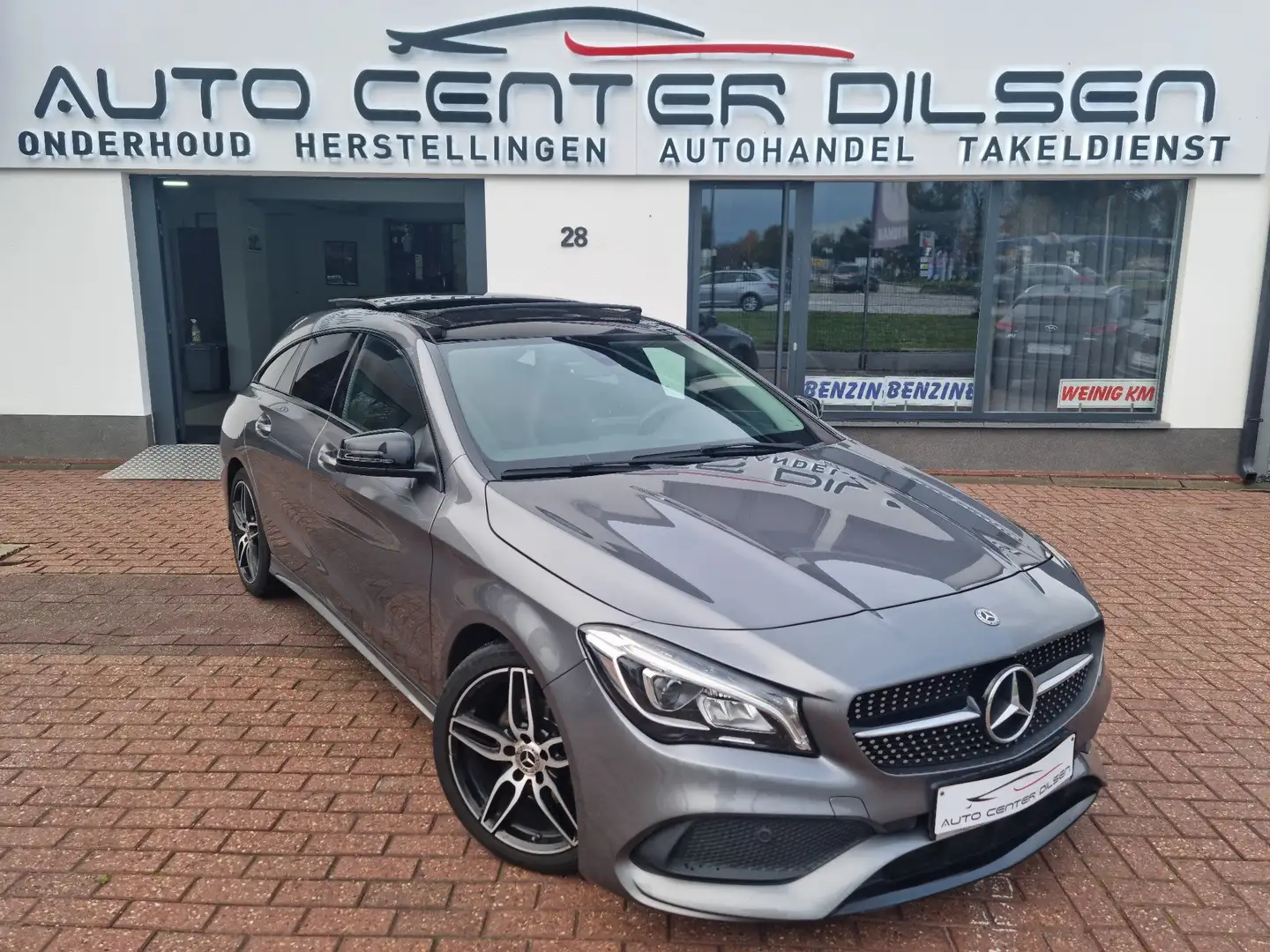 Mercedes-Benz CLA 180 i Automaat AMG & NIGHT PACK | PANO | Zilver - 1