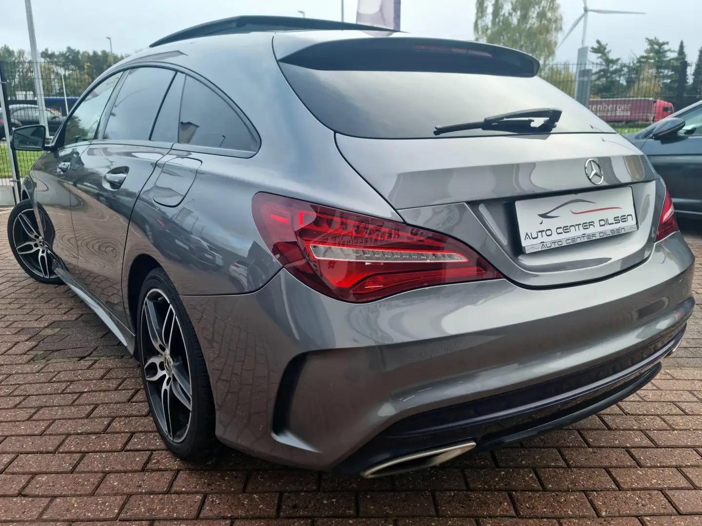 Mercedes-Benz CLA 180 i Automaat AMG & NIGHT PACK | PANO | Zilver - 2