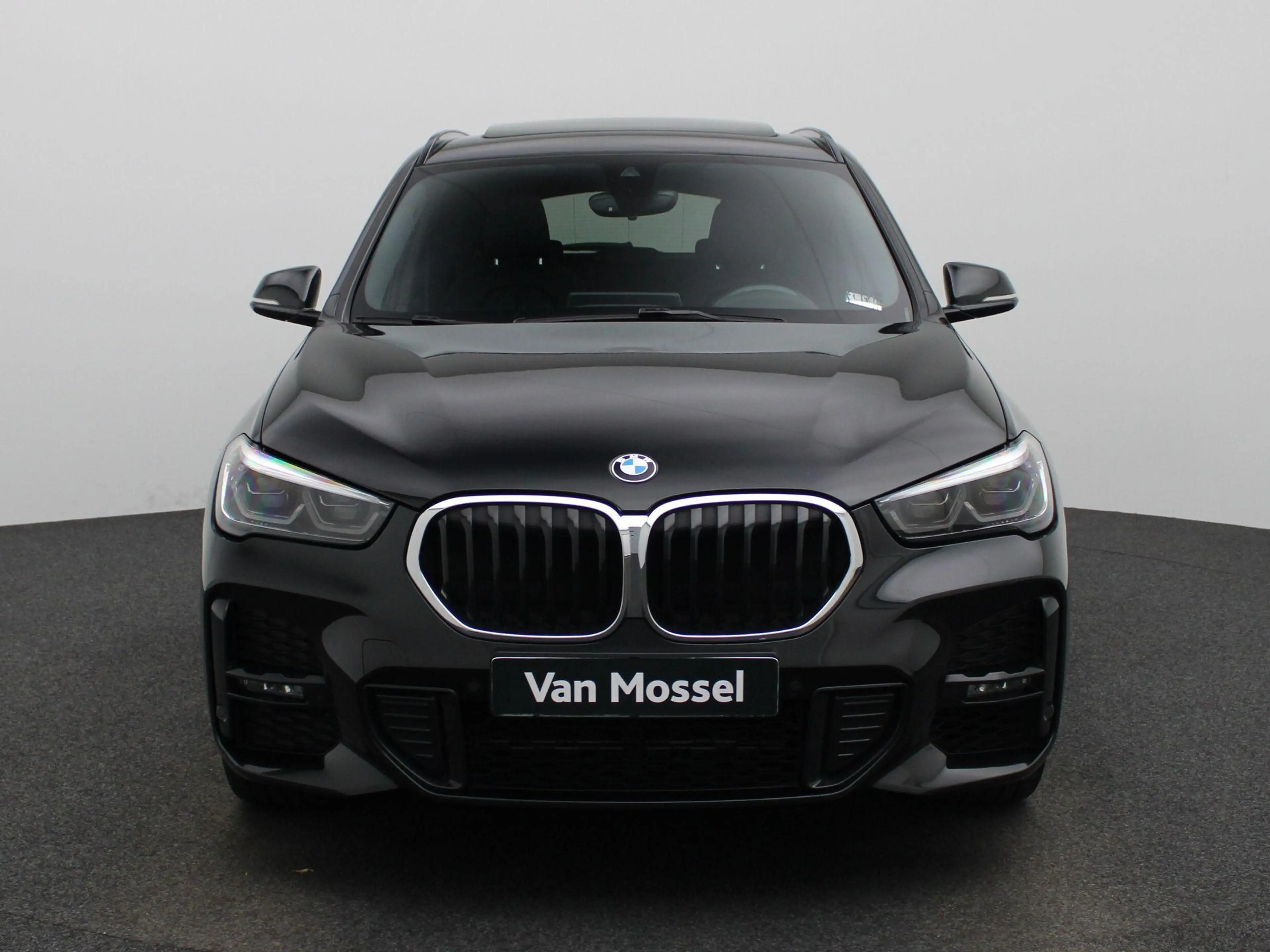 BMW X1 xDrive25e (162 kW) — photo 3