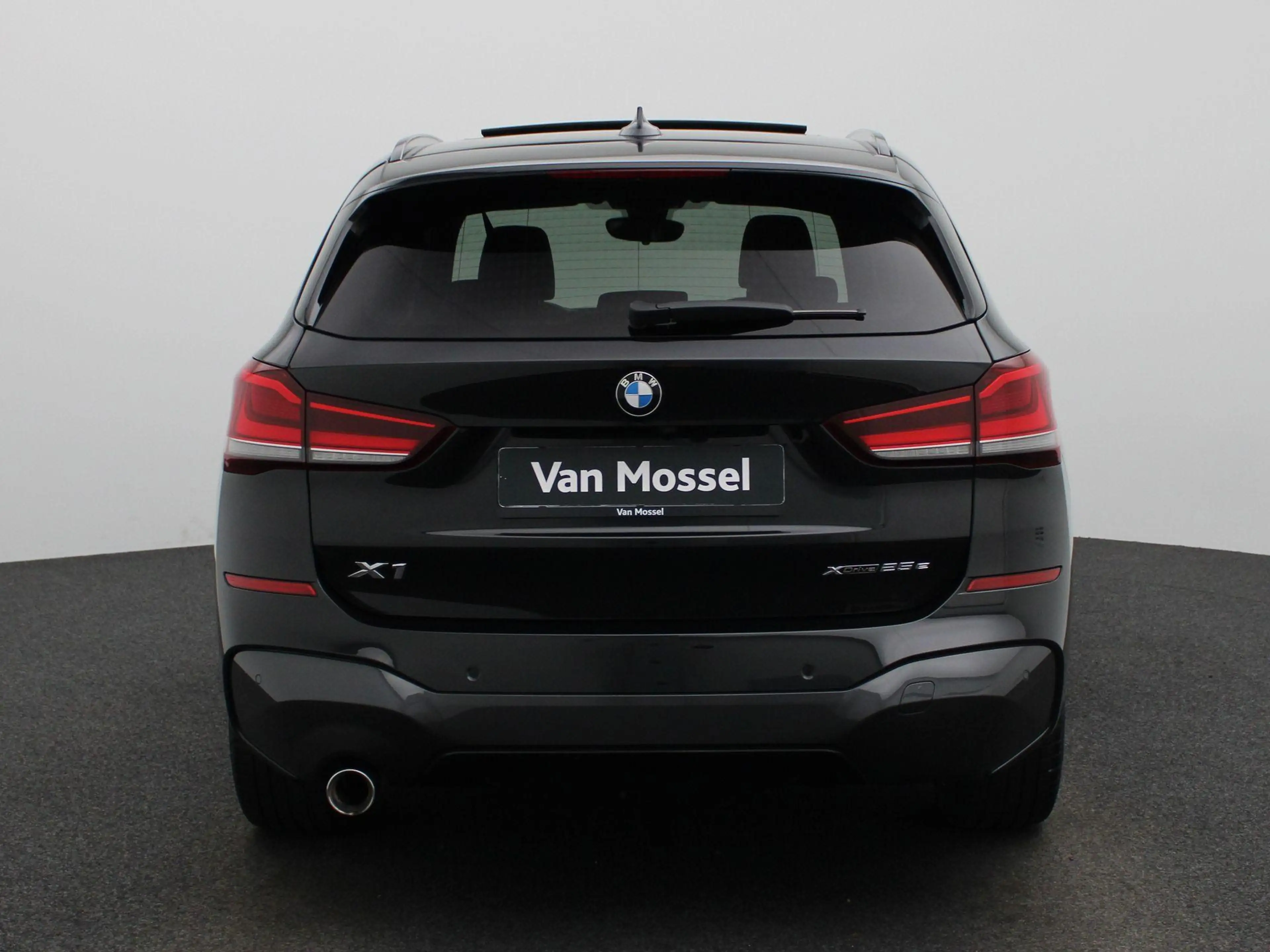 BMW X1 xDrive25e (162 kW) — photo 5