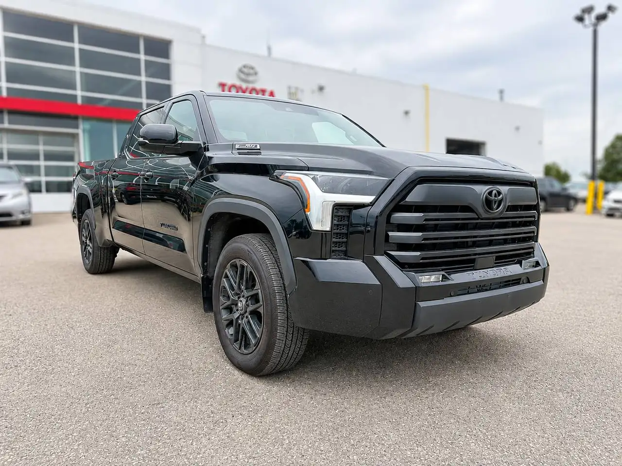 Toyota Tundra снимка Toyota Tundra