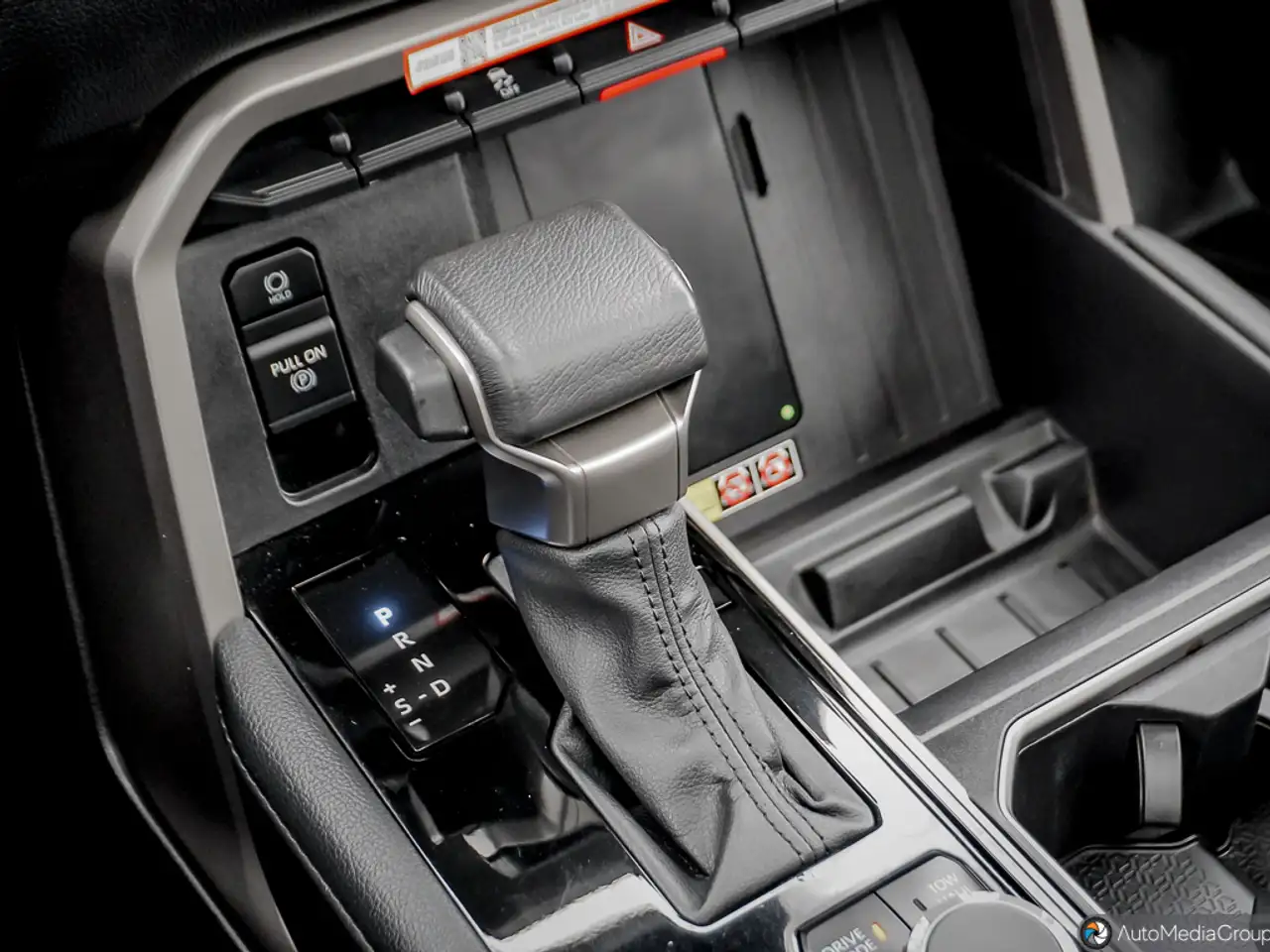 Toyota Tundra снимка Toyota Tundra