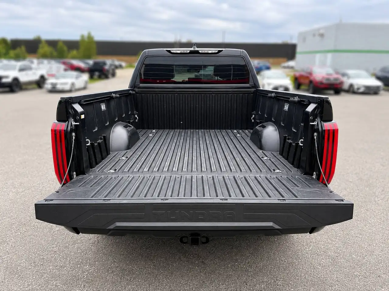 Toyota Tundra снимка Toyota Tundra