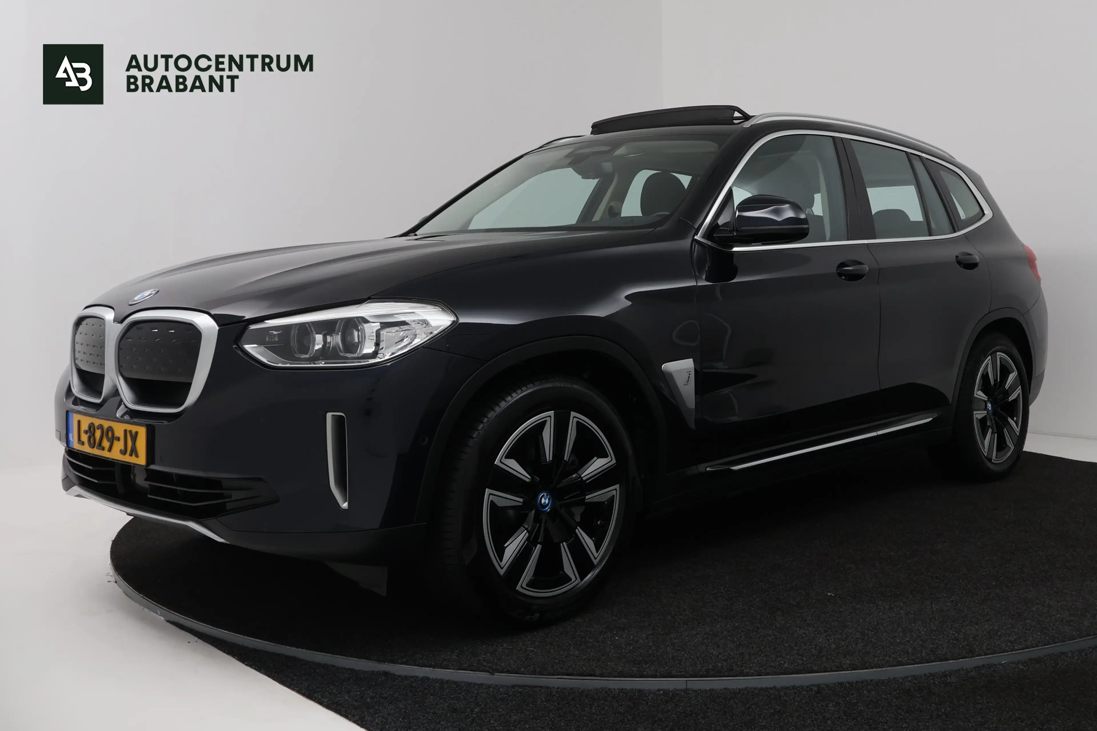 BMW iX3 Executive 80 kWh (PANORAMADAK, CAMERA, STOELVERWAR
