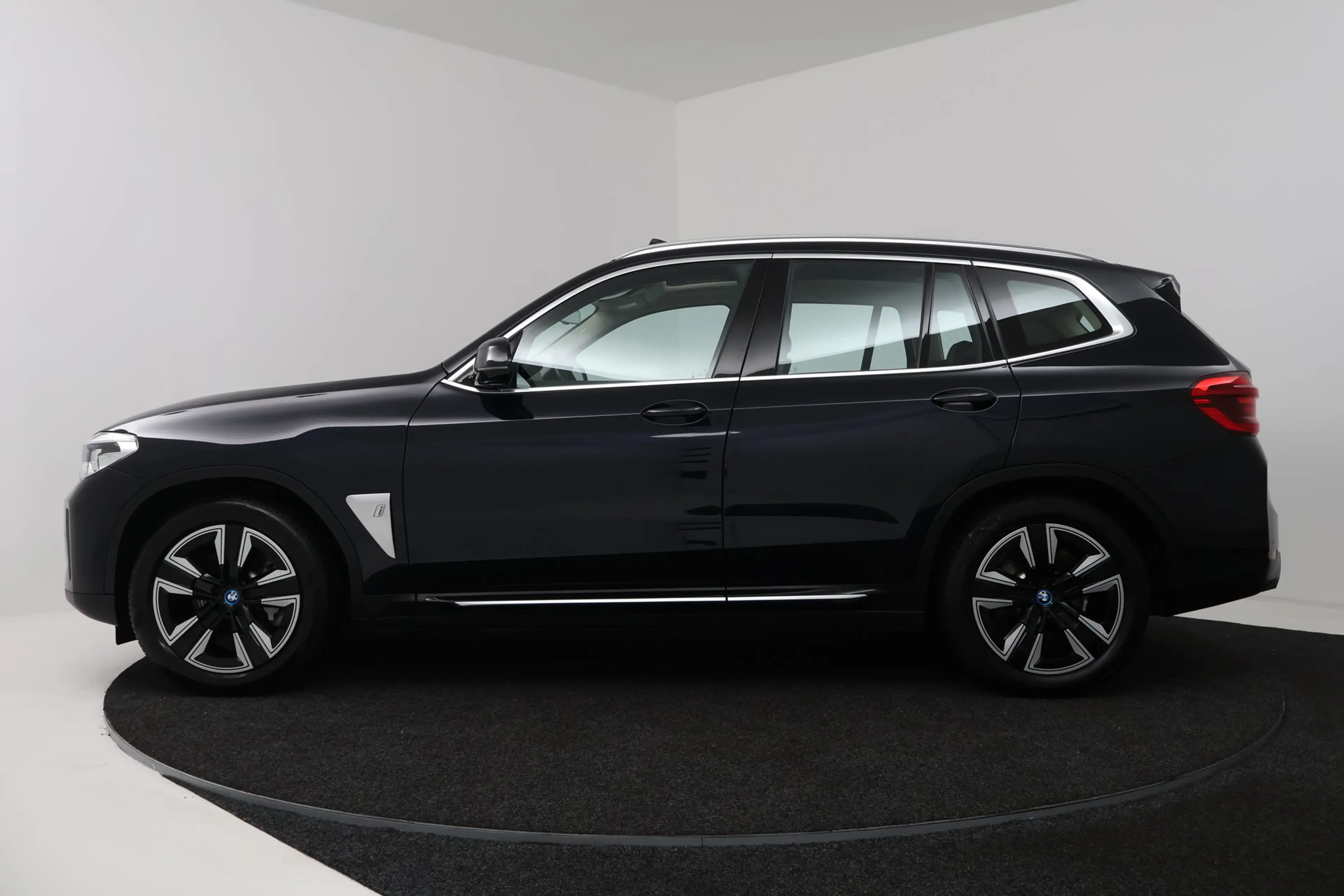 BMW iX3 Executive 80 kWh (PANORAMADAK, CAMERA, STOELVERWAR — photo 2