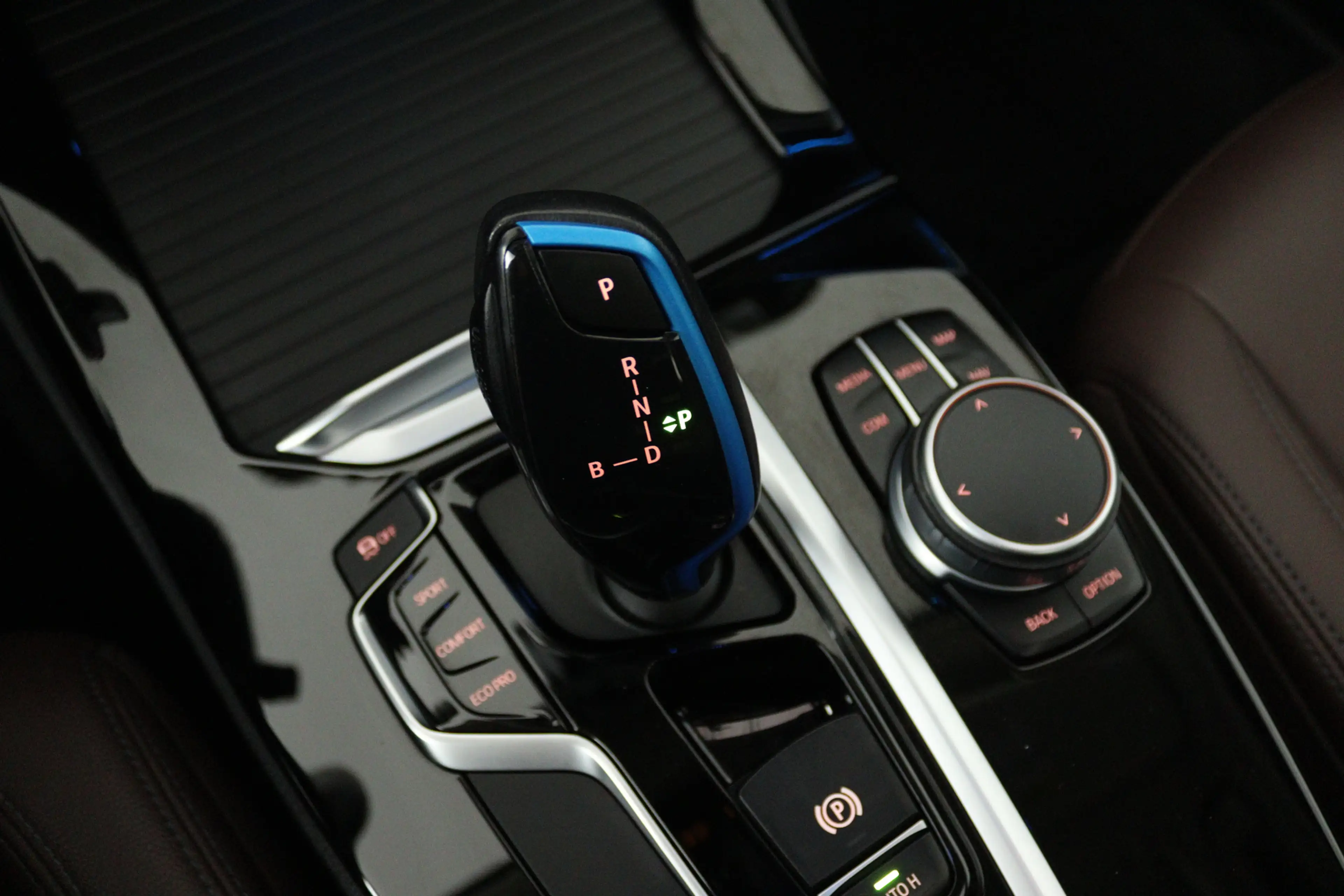 BMW iX3 Executive 80 kWh (PANORAMADAK, CAMERA, STOELVERWAR — photo 13