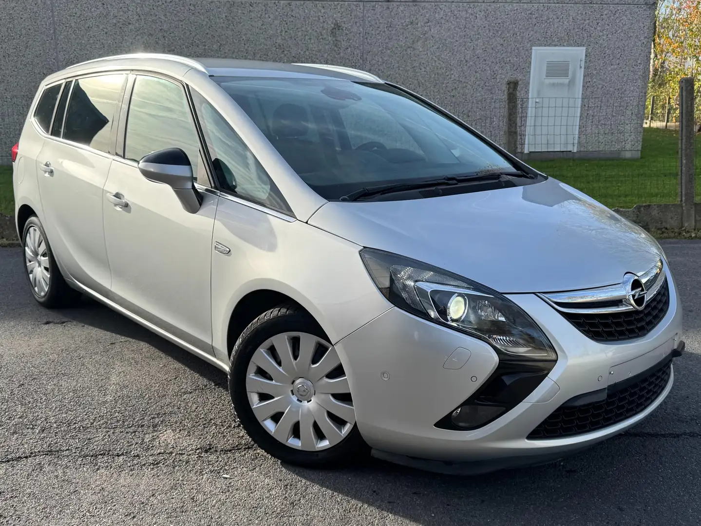 Opel Zafira Tourer 2.0 125kw / 7 PL./ Garantie /Nieuwe Dist./ Full op Argent - 1