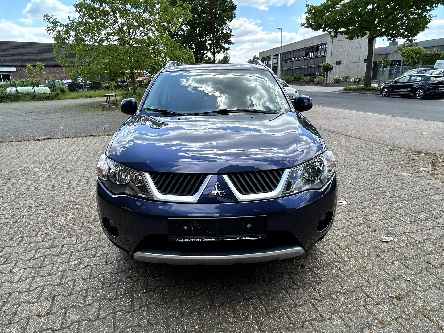 Mitsubishi Outlander 2.0 DI-D 4WD Modrá - 1