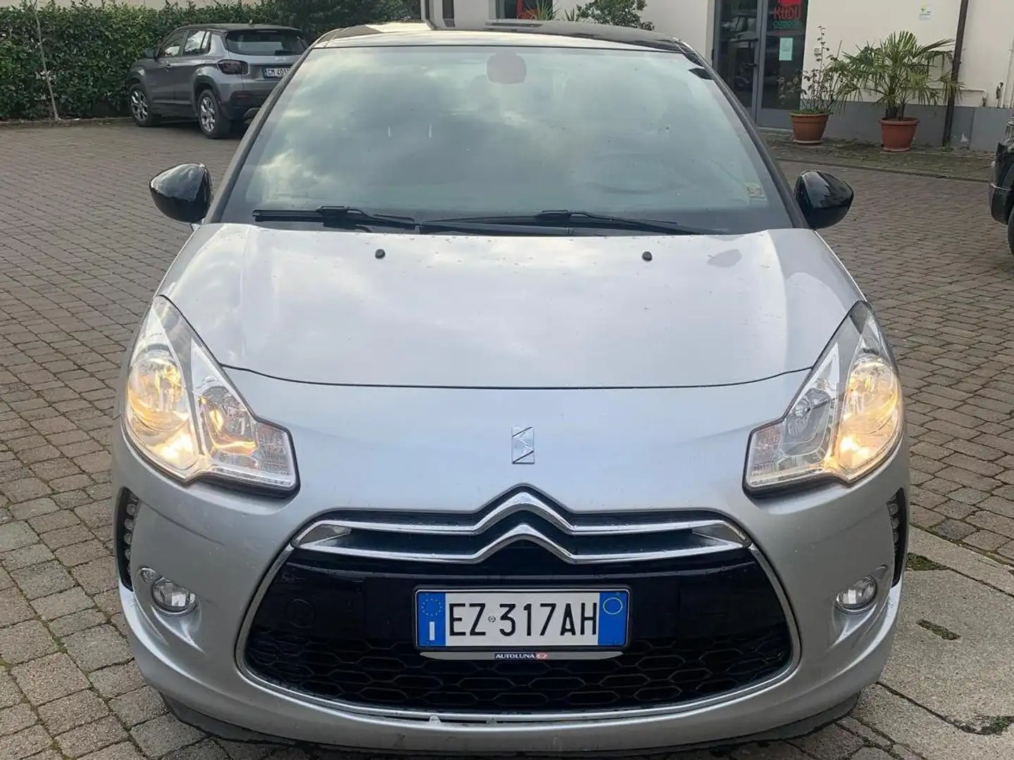 Citroen DS3 DS3 1.2 puretech Chic 82cv E6 Argento - 1