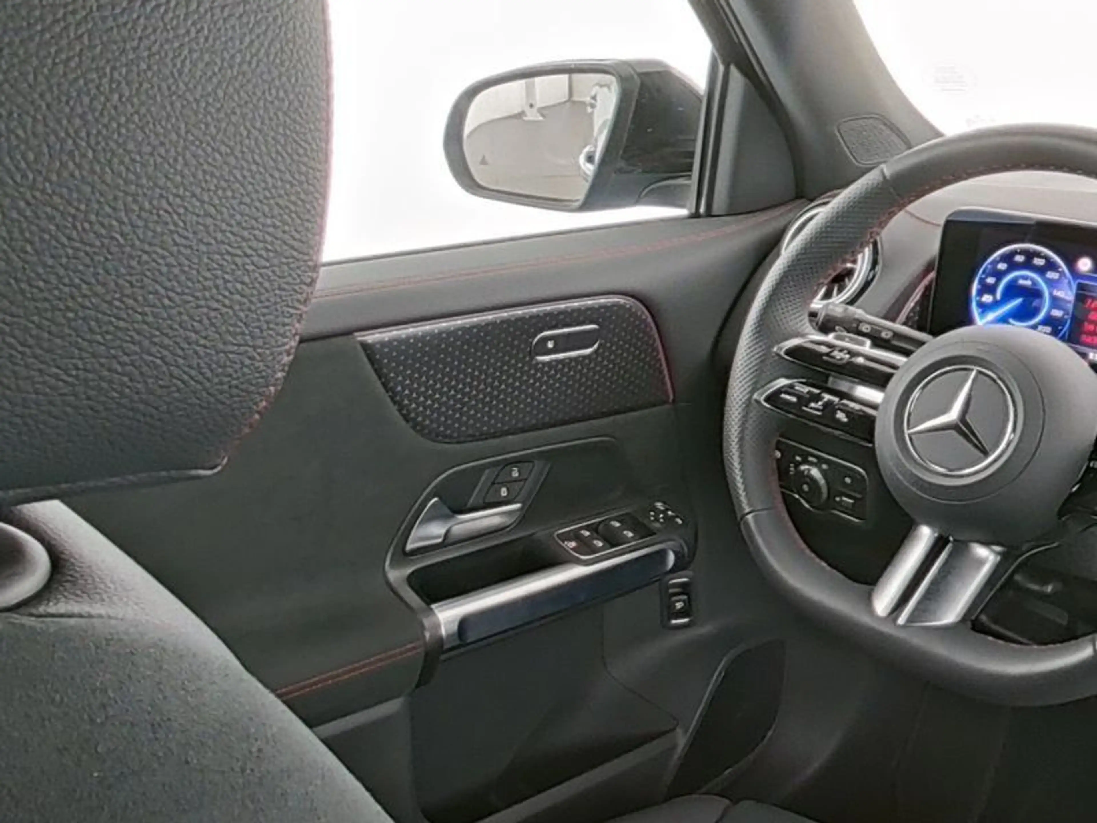 Mercedes-Benz EQB 250 AMG-ADVANCED+ NIGHT FAP SOUND KEYLG WDGS — photo 9