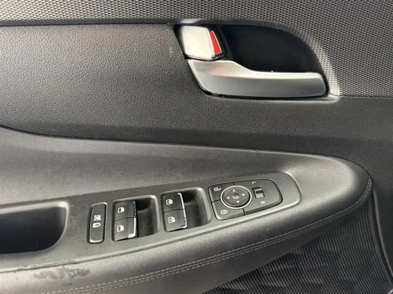 Hyundai SANTA FE снимка Hyundai SANTA FE