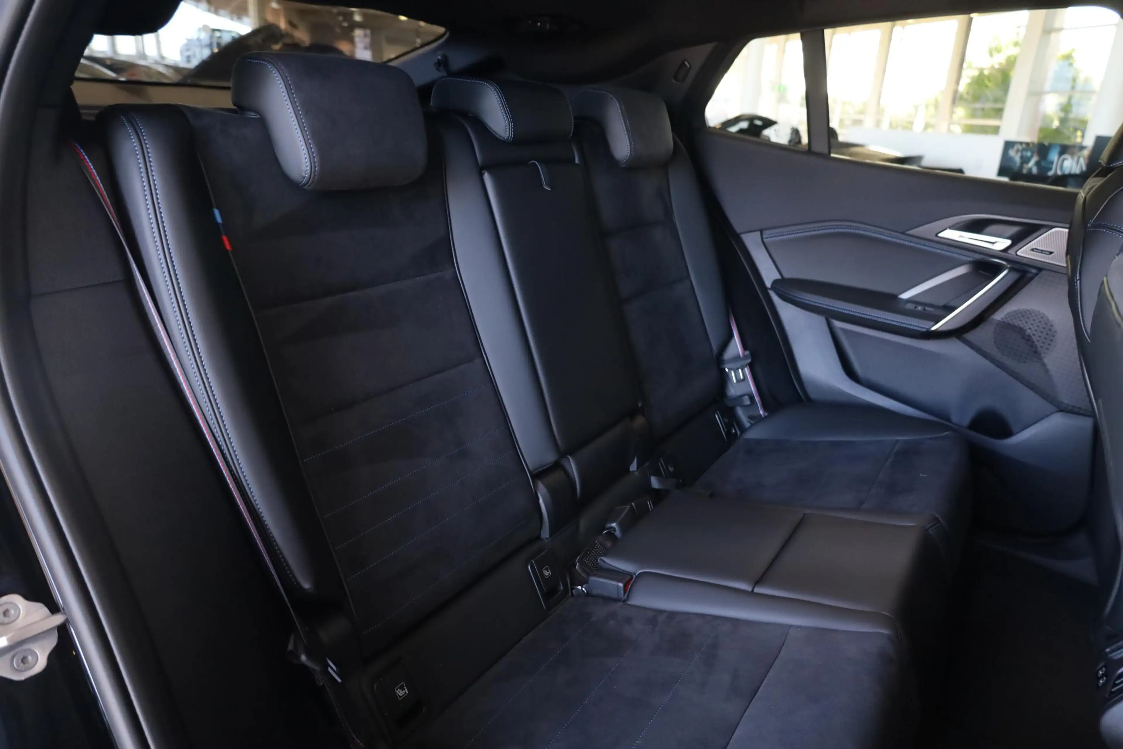 BMW iX2 eDrive20 | M Sport Pro | Panoramadak | Harman/Kard — photo 9