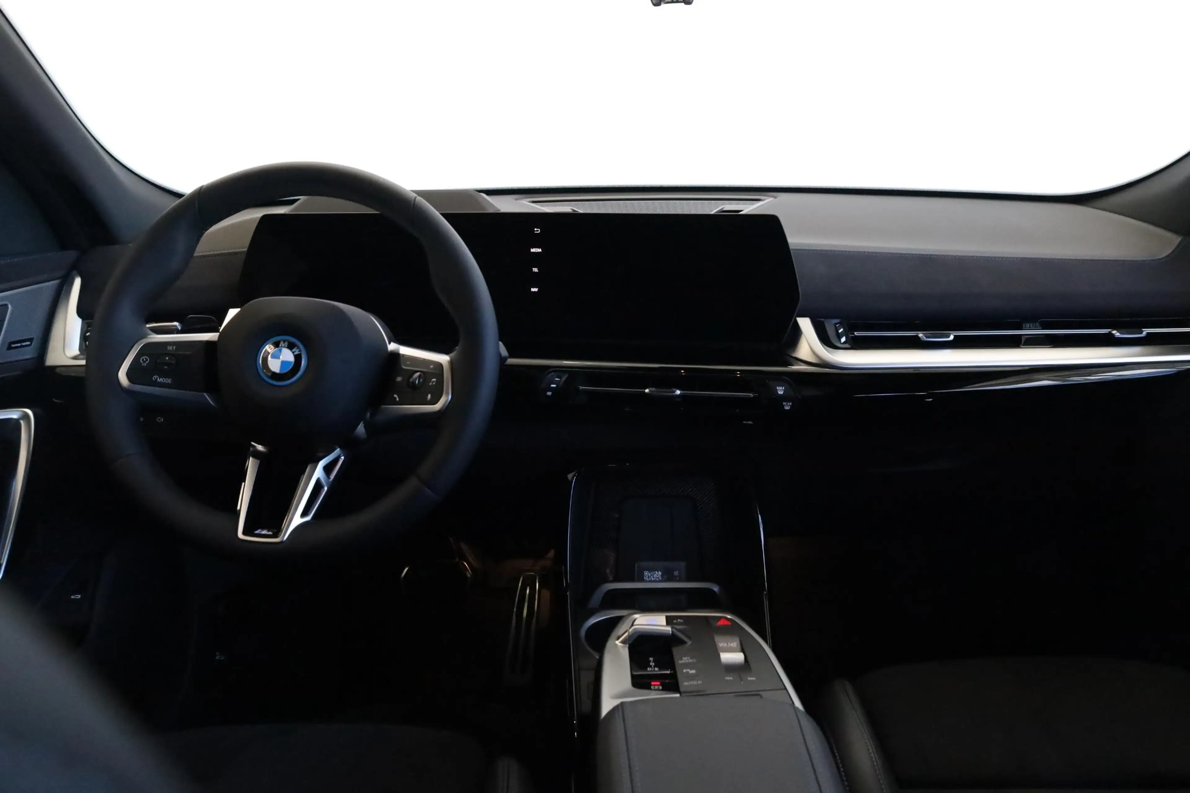 BMW iX2 eDrive20 | M Sport Pro | Panoramadak | Harman/Kard — photo 10