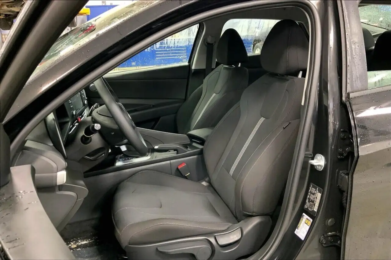 Hyundai ELANTRA снимка Hyundai ELANTRA