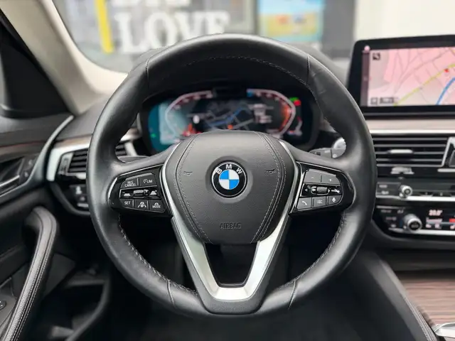 BMW 5 Series view 5