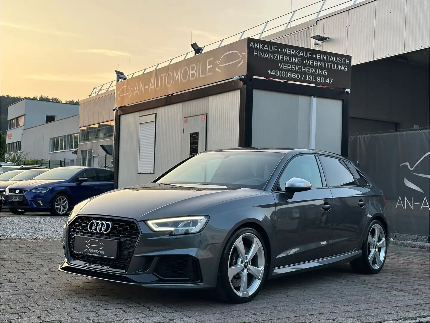 Audi RS3 2,5 TFSI Sportback Quattro S-Tronic Finanzierung Grau - 1