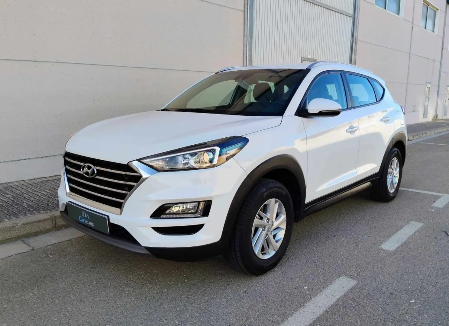 Hyundai TUCSON 1.6CRDI 48V SLE 4x2 Blanc - 1