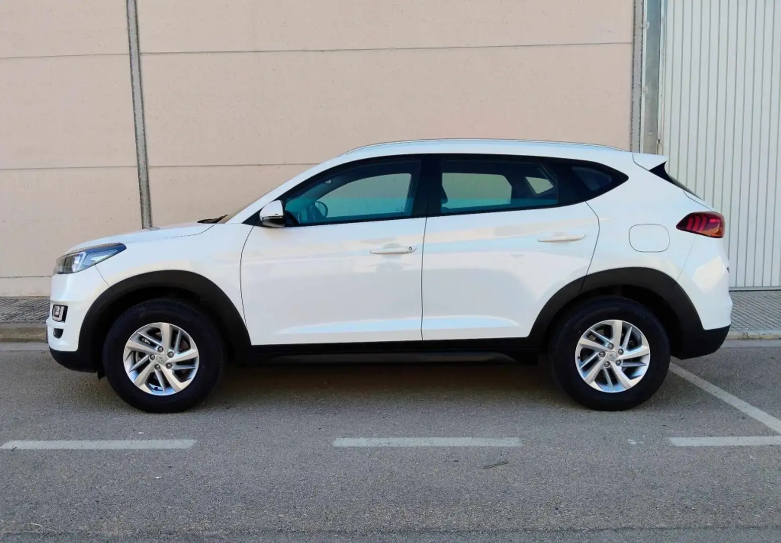 Hyundai TUCSON 1.6CRDI 48V SLE 4x2 Blanc - 2