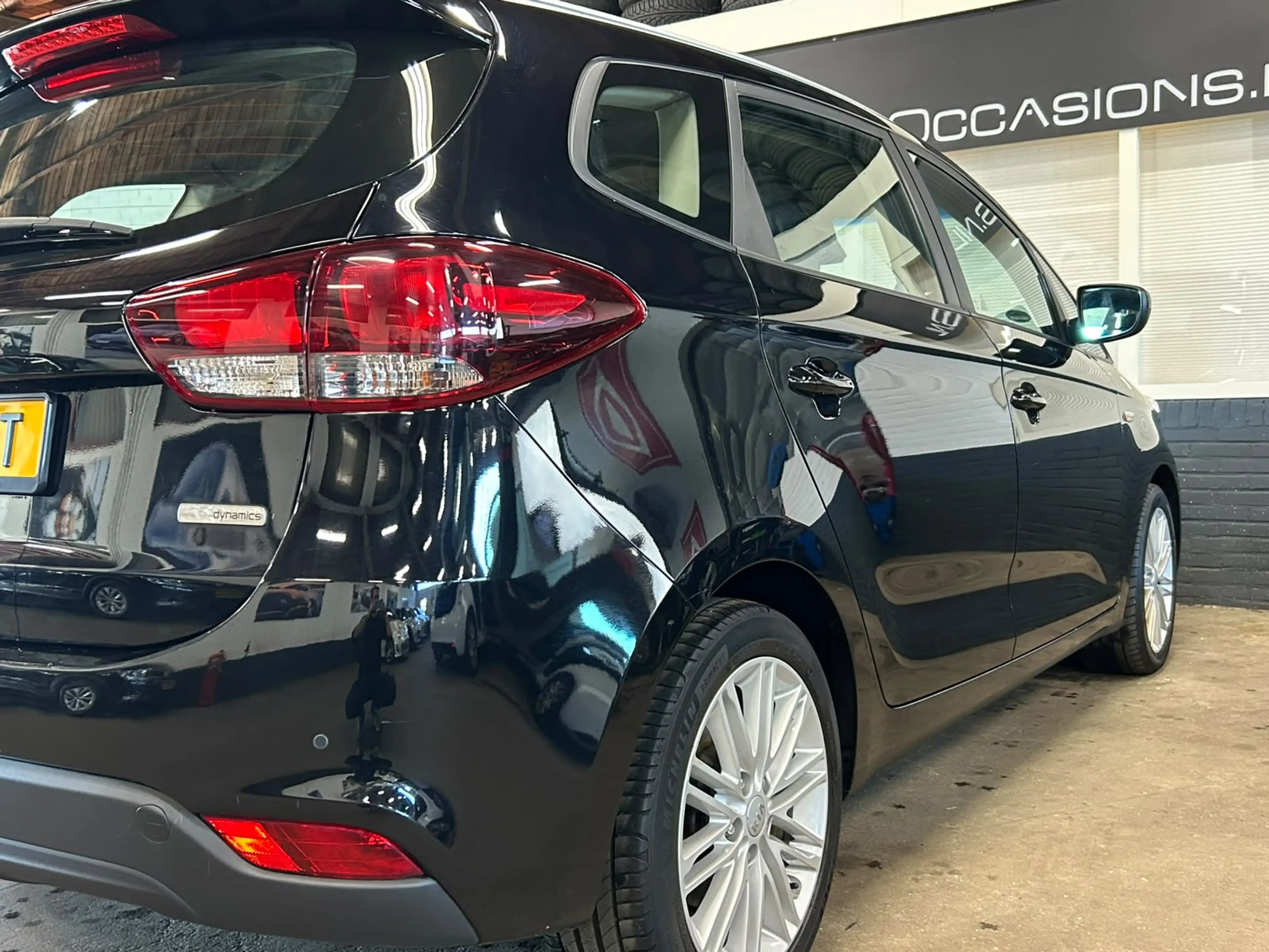 Kia Carens 1.6 GDi First Edition + 7 PERSOONS + NAVI !! — photo 25