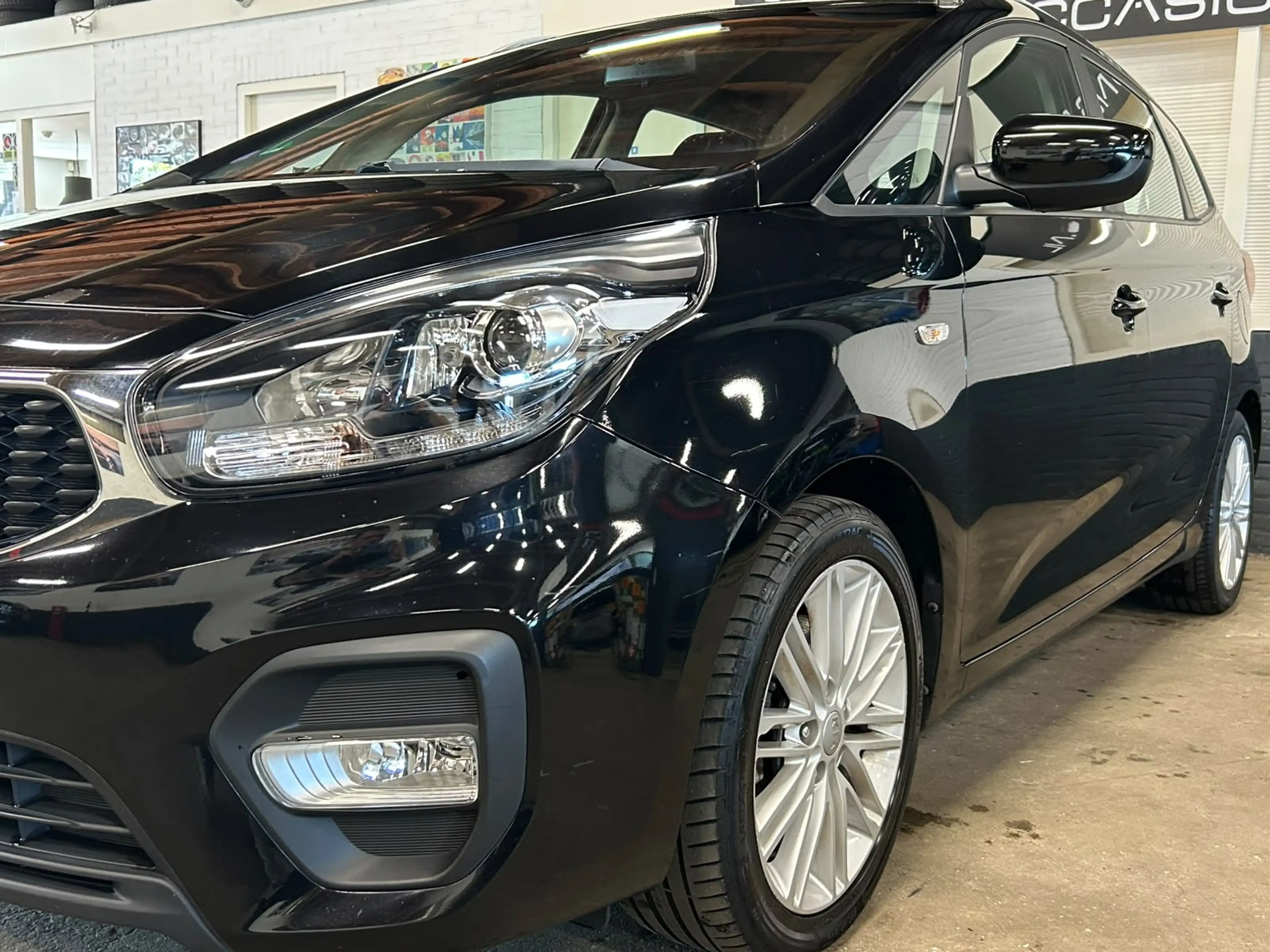 Kia Carens 1.6 GDi First Edition + 7 PERSOONS + NAVI !! — photo 21
