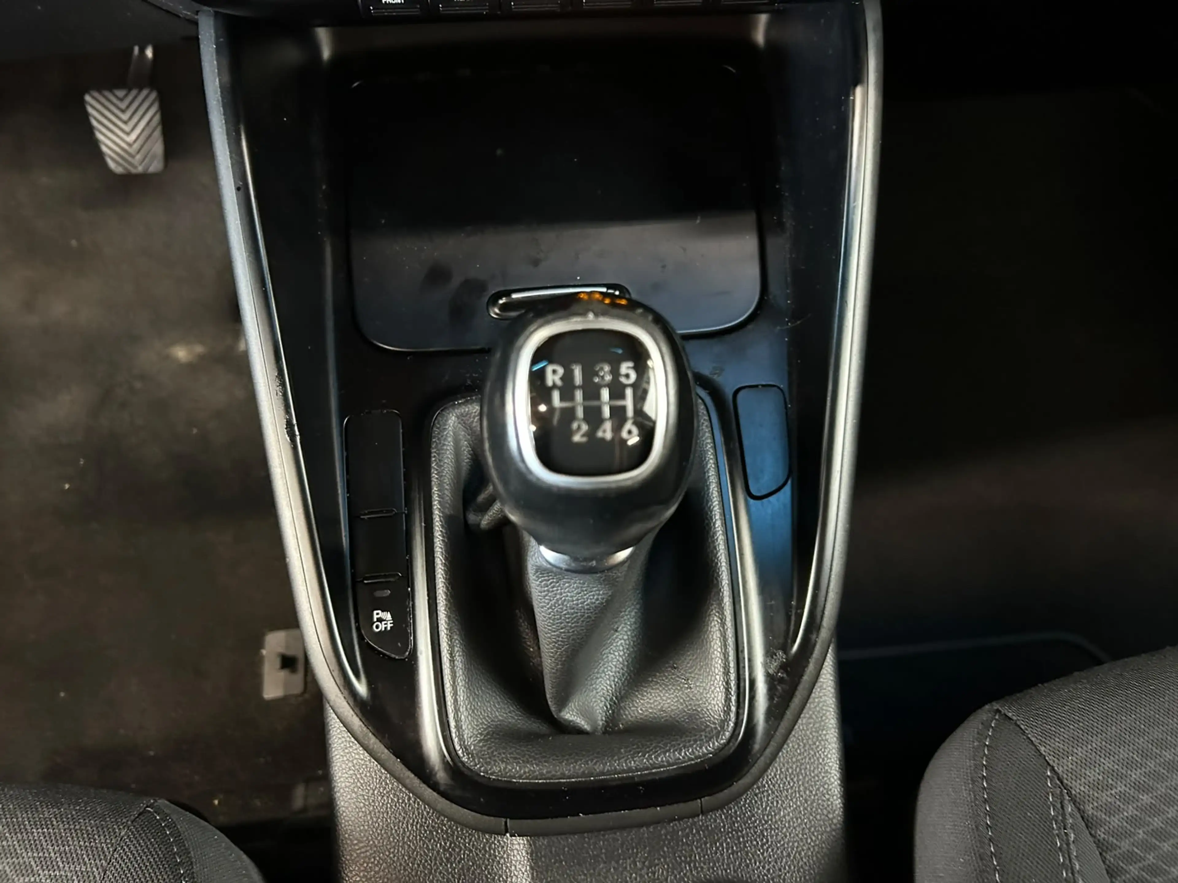 Kia Carens 1.6 GDi First Edition + 7 PERSOONS + NAVI !! — photo 12