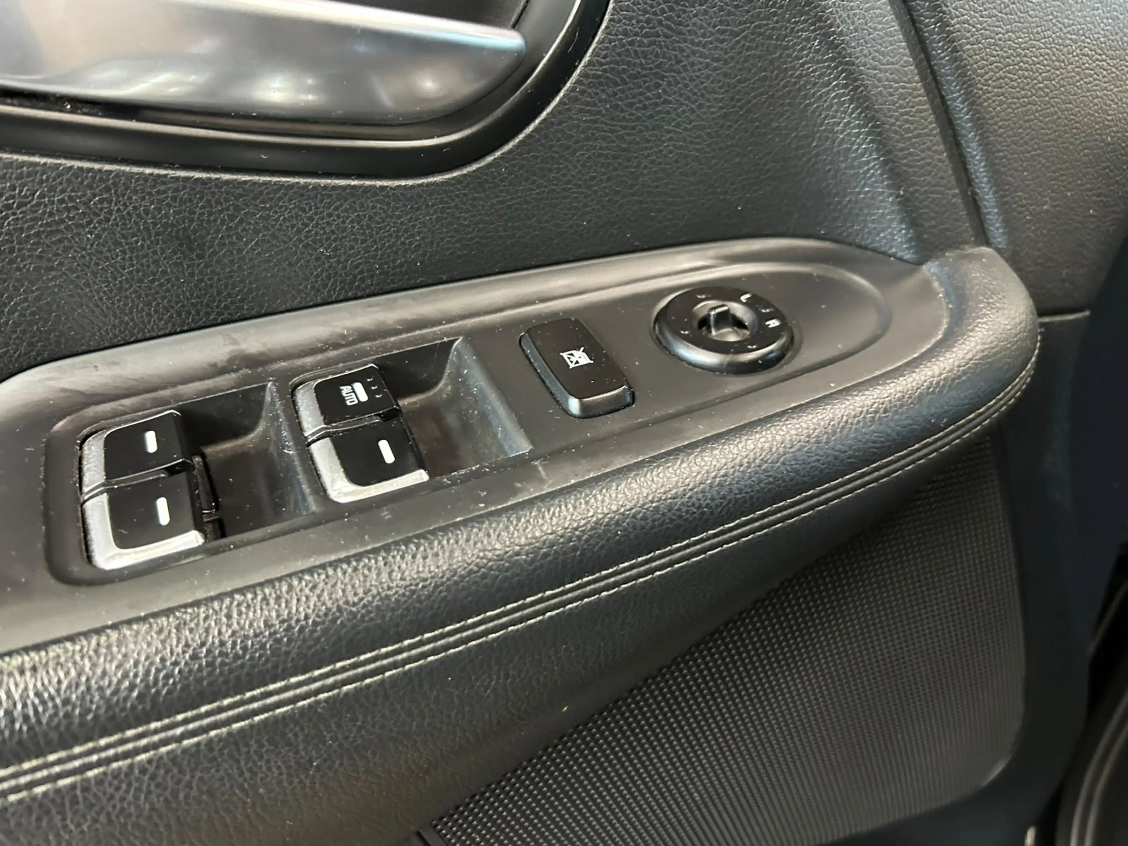 Kia Carens 1.6 GDi First Edition + 7 PERSOONS + NAVI !! — photo 15