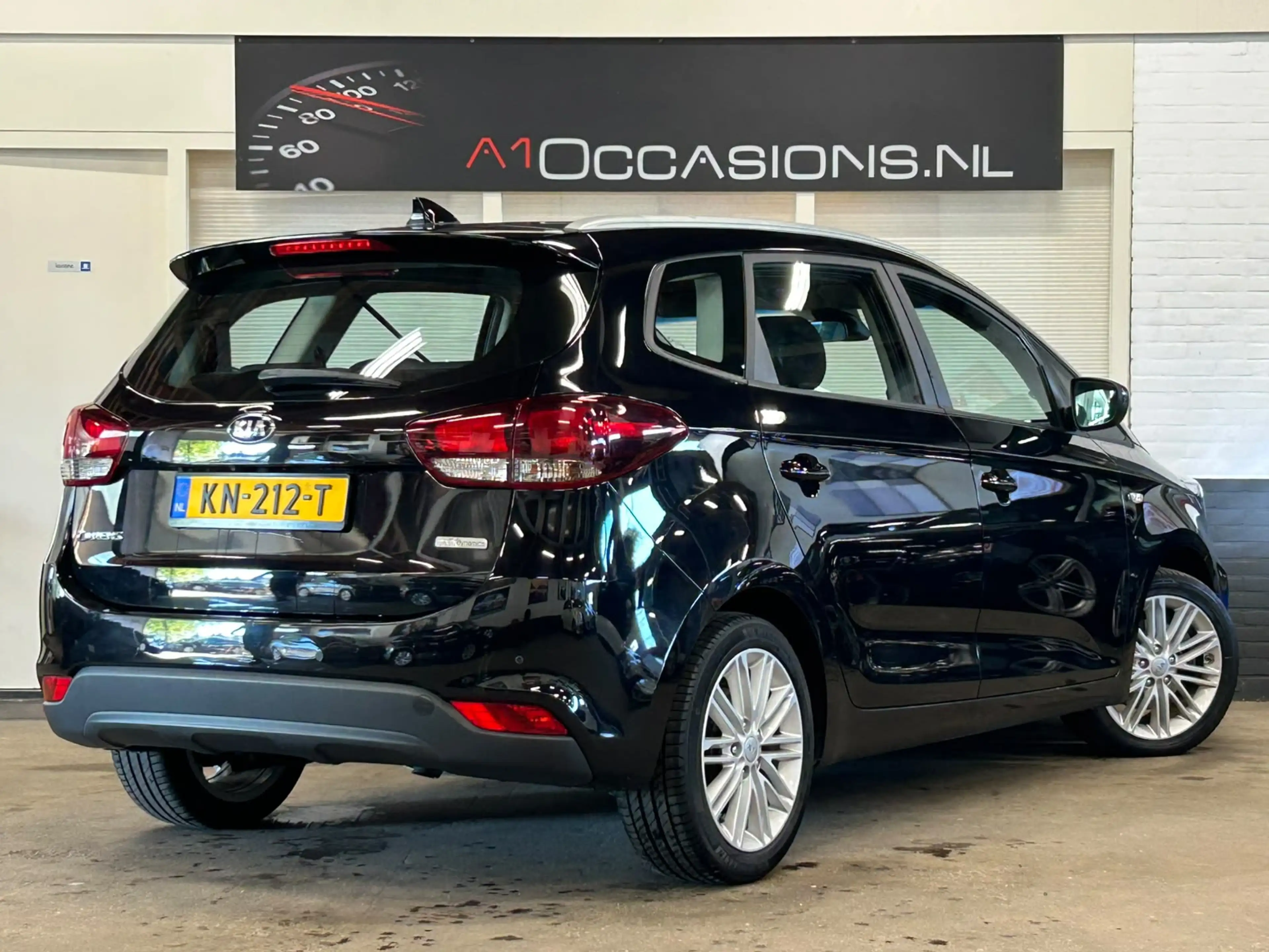 Kia Carens 1.6 GDi First Edition + 7 PERSOONS + NAVI !! — photo 3