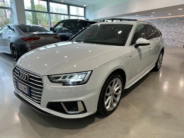 Audi A4 Avant 2.0 TDI 150CV S tronic S line edition