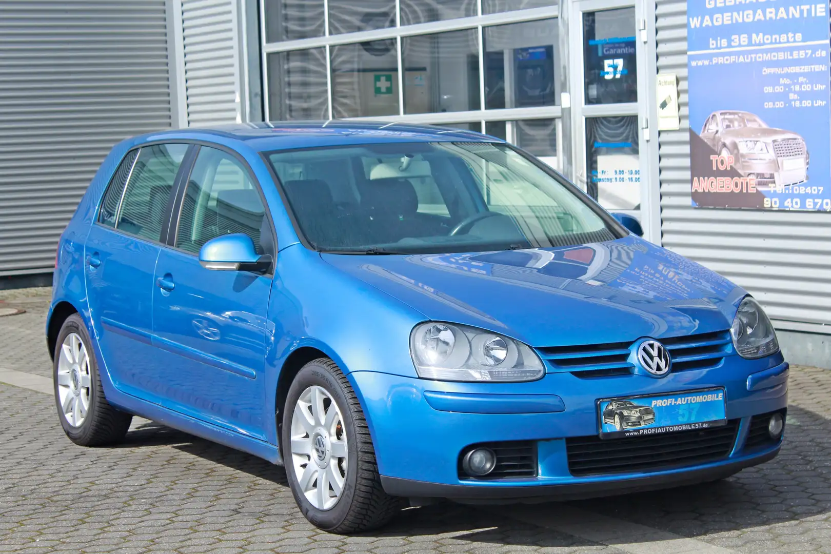 Volkswagen Golf 1.6 FSI Comfortline *ALUFELGEN*KLIMAAUTOMATIK* Blau - 1