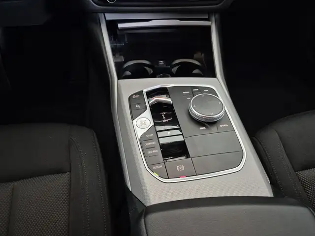 BMW 3 Series view 12
