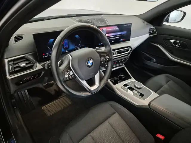 BMW 3 Series view 7