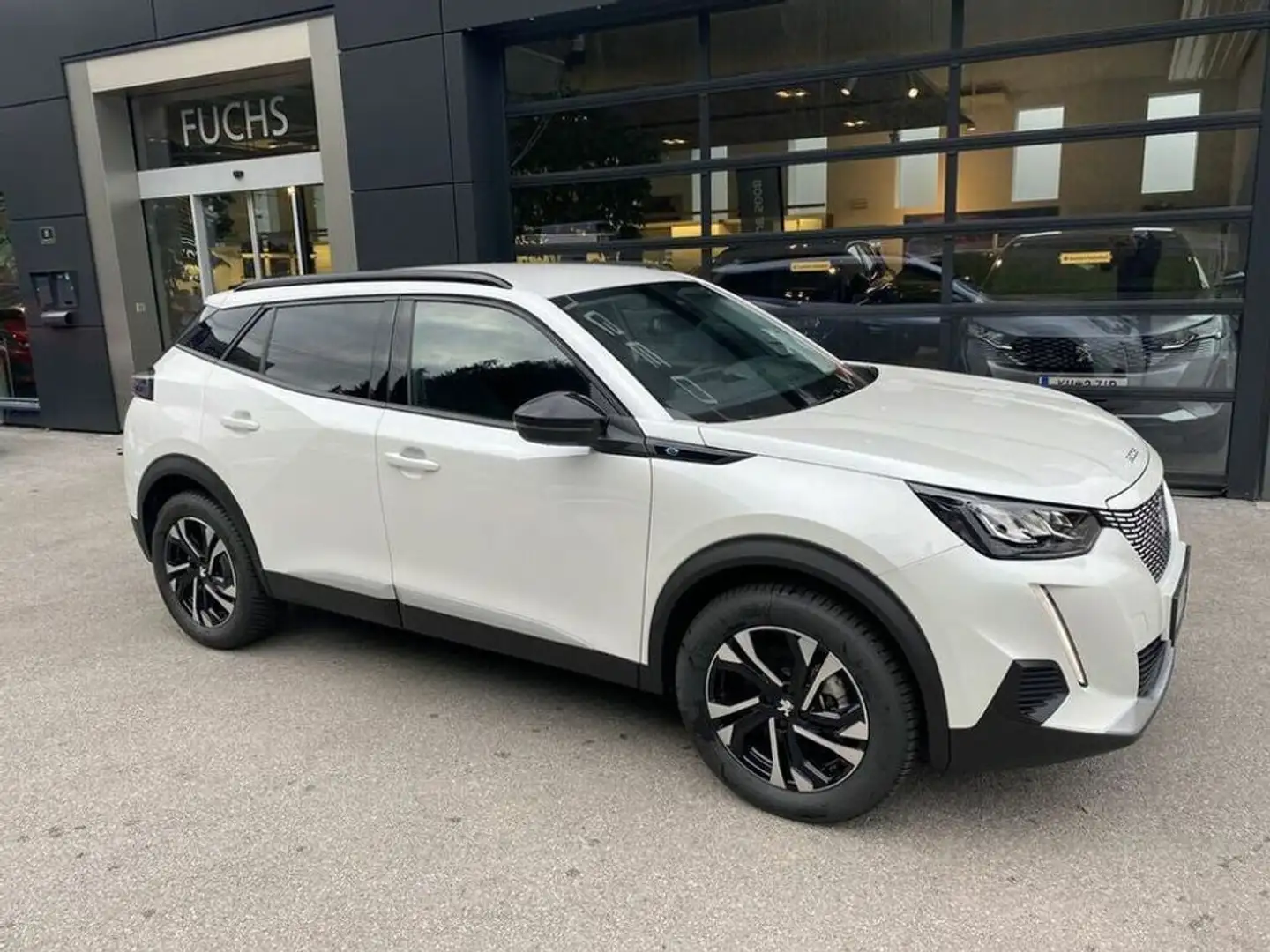 Peugeot 2008 (e-) Allure Pack #GripControl#Navi#50KM Weiß - 1