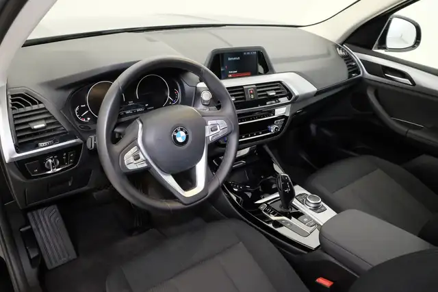 BMW X3 view 7