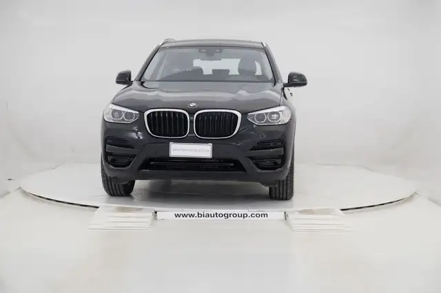 BMW X3 view 3