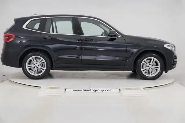 BMW X3 view 6