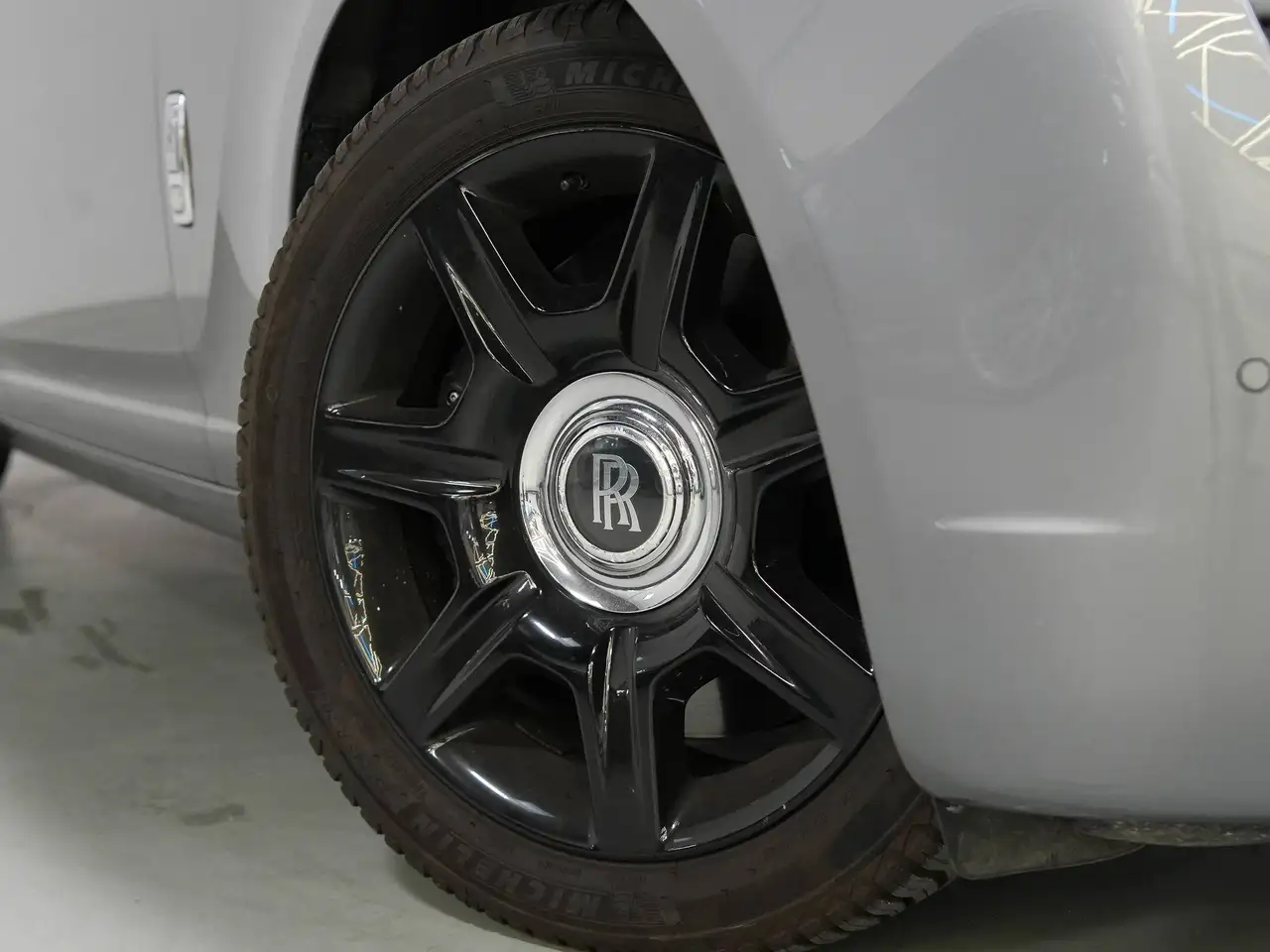 Rolls-Royce Ghost photo Rolls-Royce Ghost
