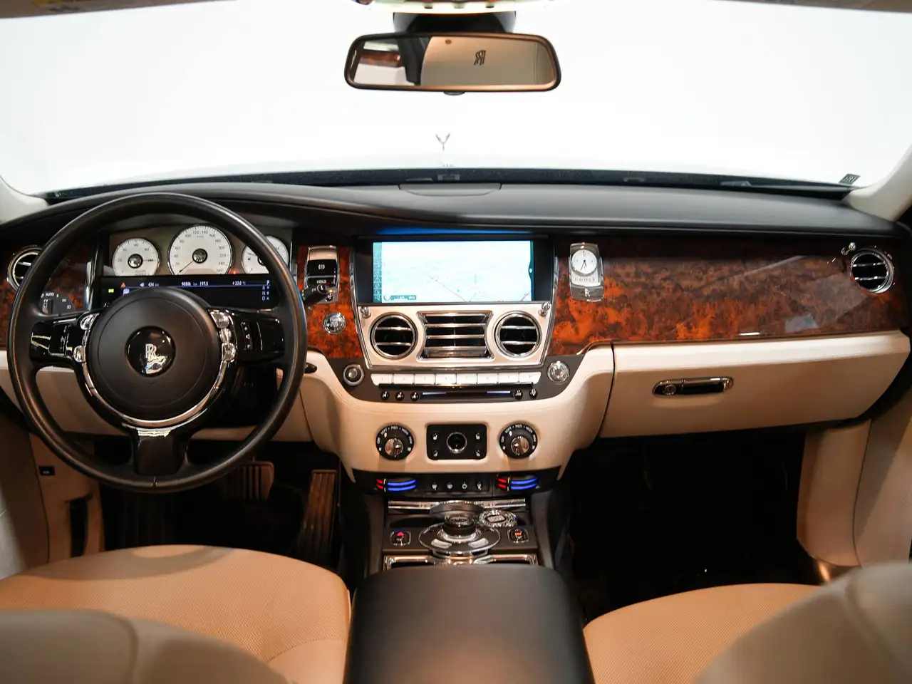 Rolls-Royce Ghost photo Rolls-Royce Ghost
