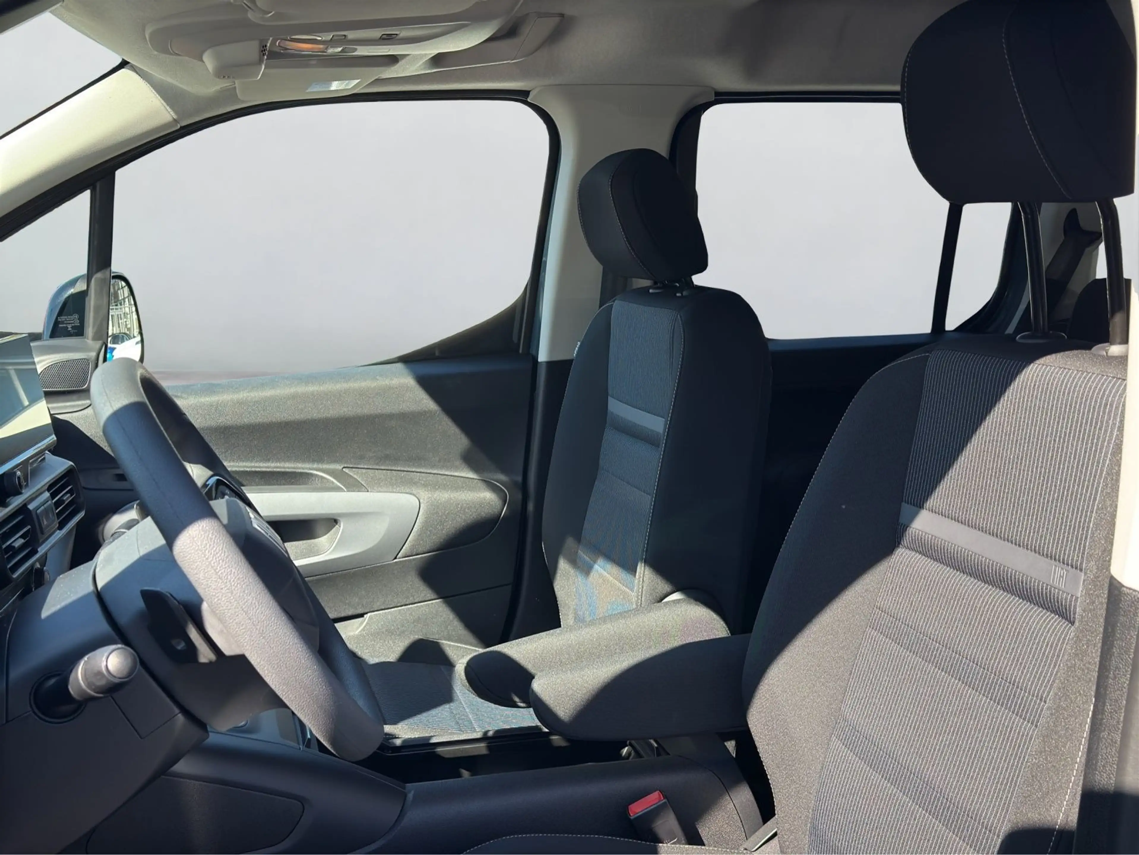 Fiat Qubo L Icon*LED*KLIMA*SHZ*ALU*RADIO* — photo 10